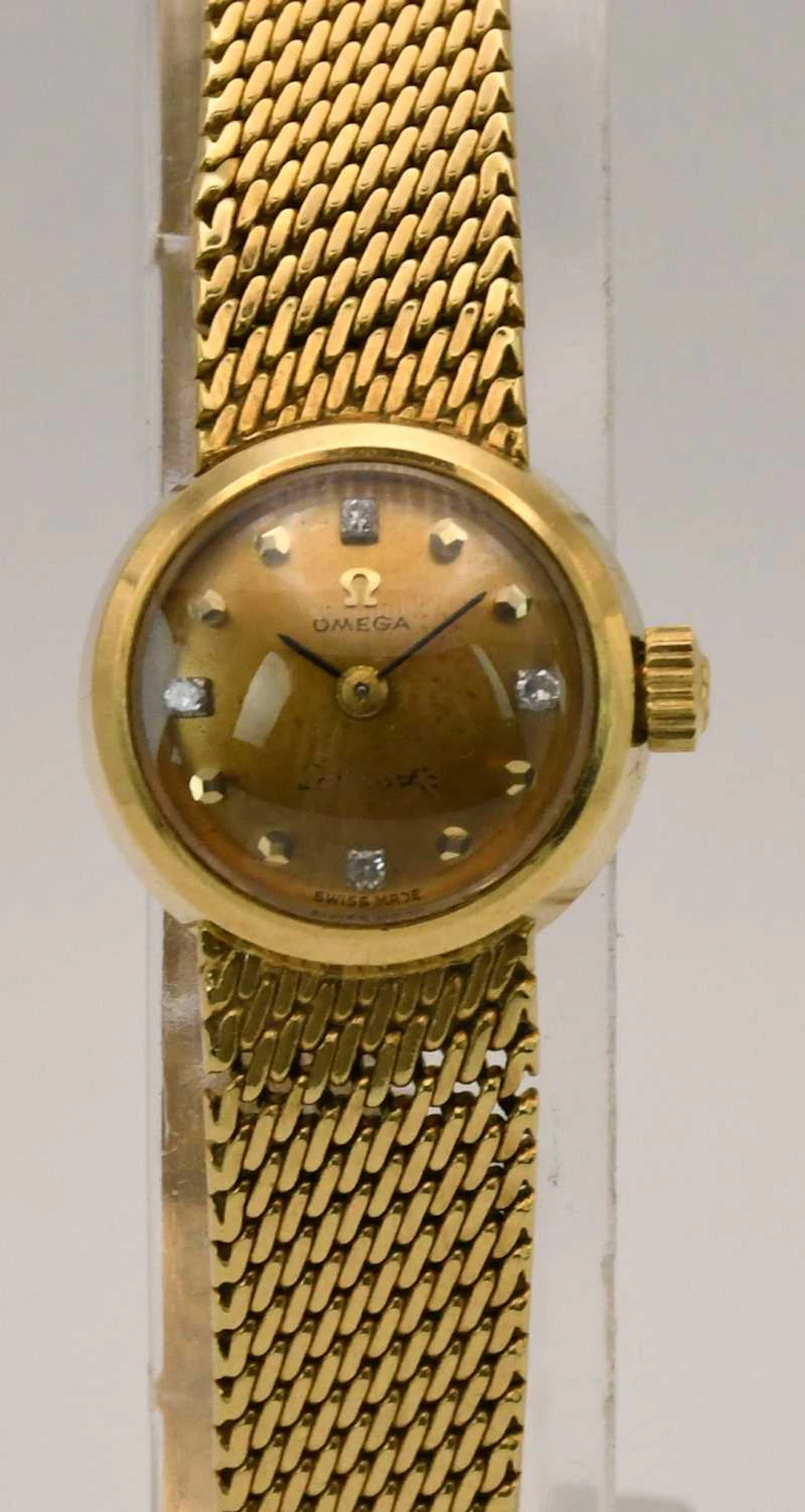 OMEGA; a lady's 18ct yellow gold wristwatch