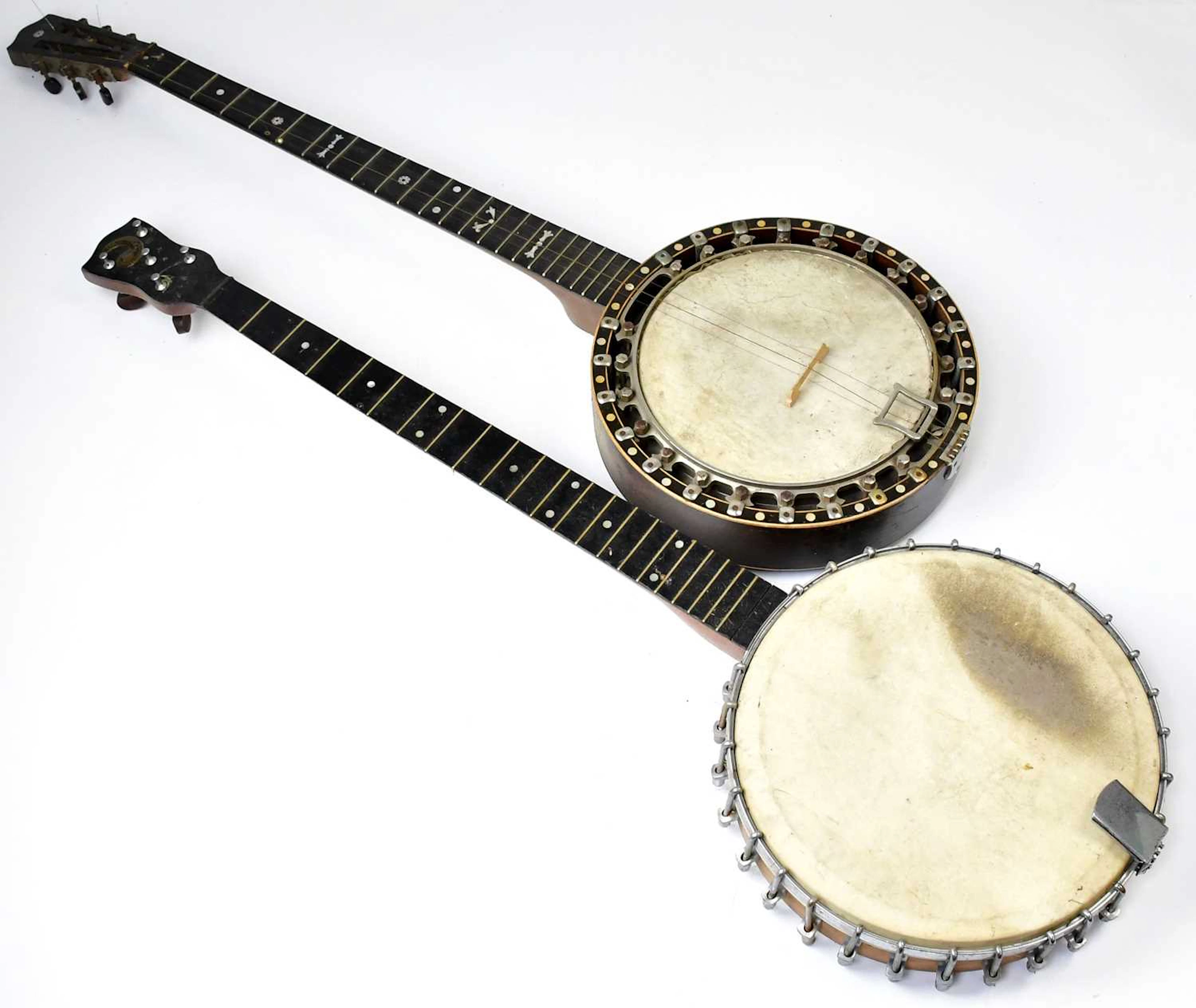 WINDSOR; a vintage 'The Whirle' banjo