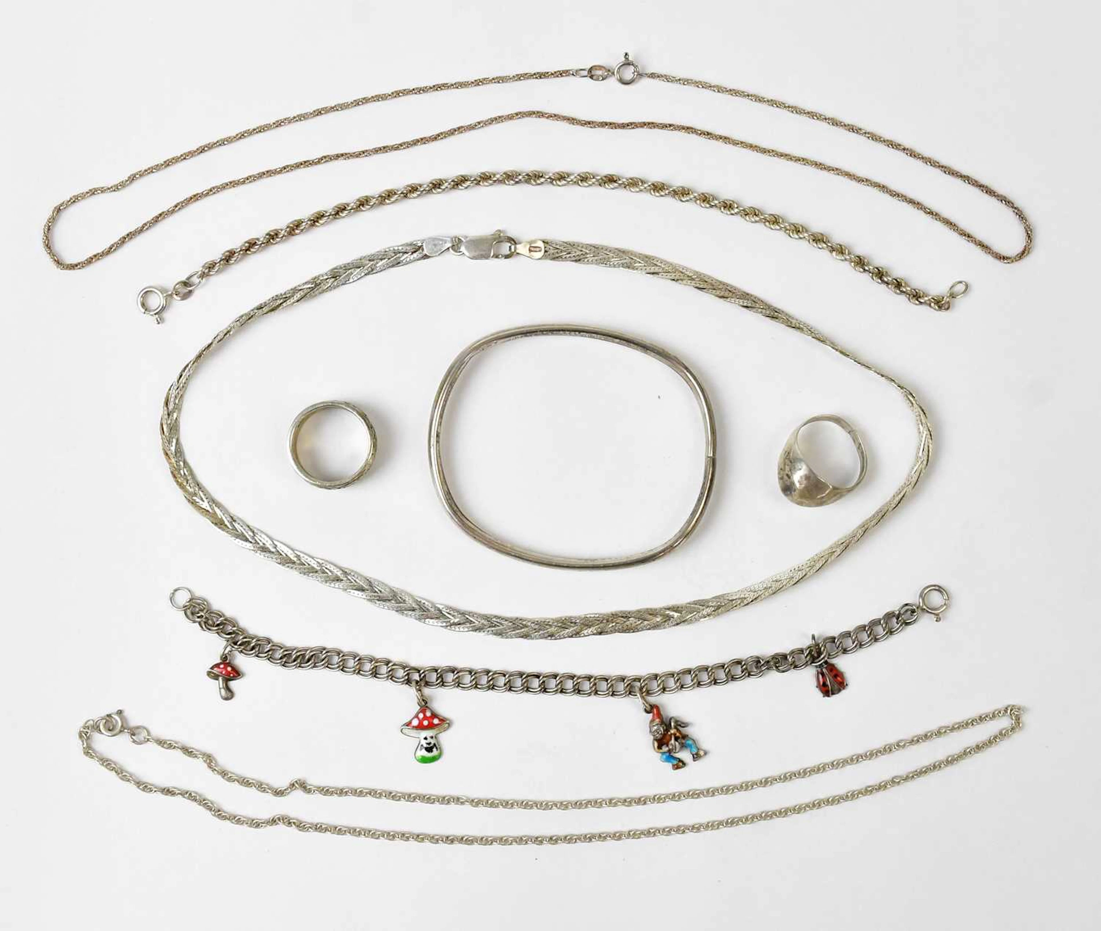 A group of silver jewellery