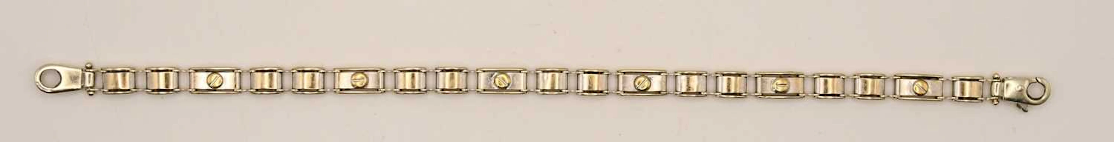 A 9ct white gold buckle type bracelet