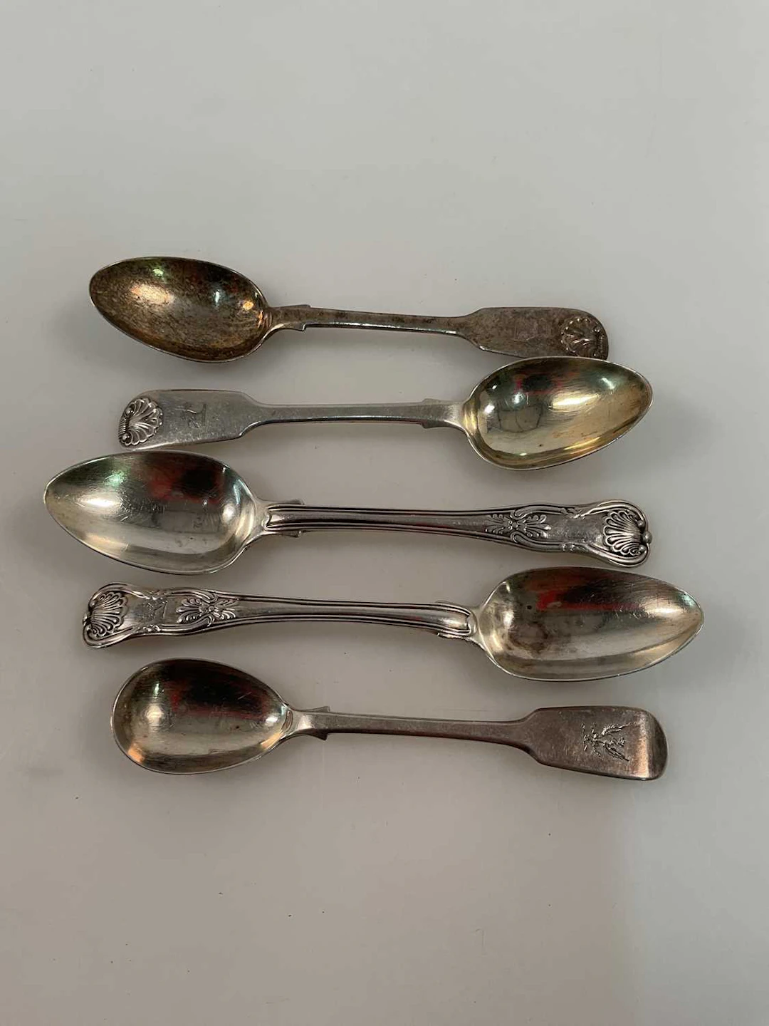 A pair of William IV hallmarked silver teaspoons