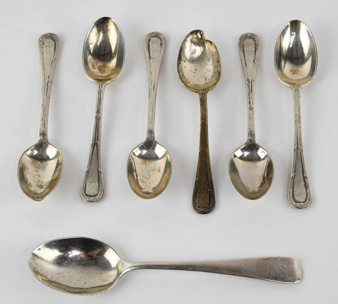 ELKINGTON & CO LTD; a set of six Edward VII hallmarked silver coffee spoons