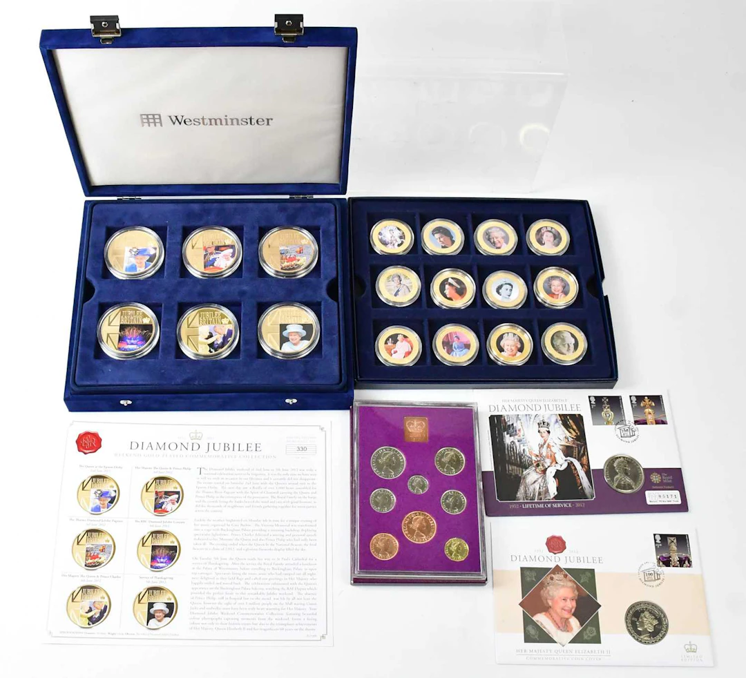 A mixed lot of commemorative coins