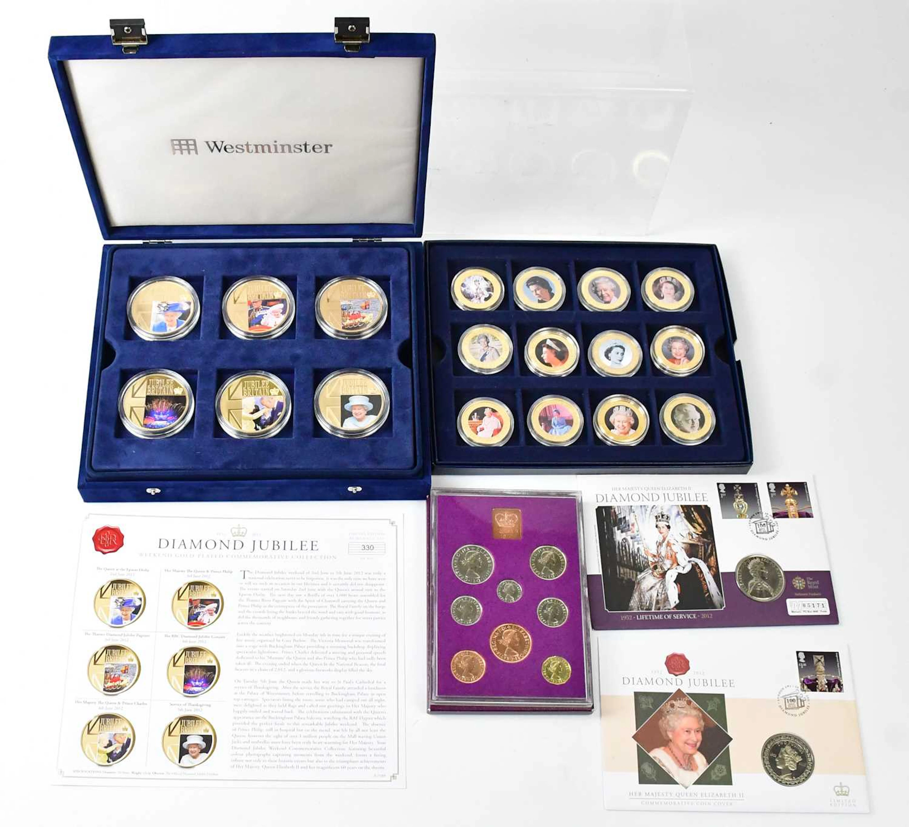 A mixed lot of commemorative coins