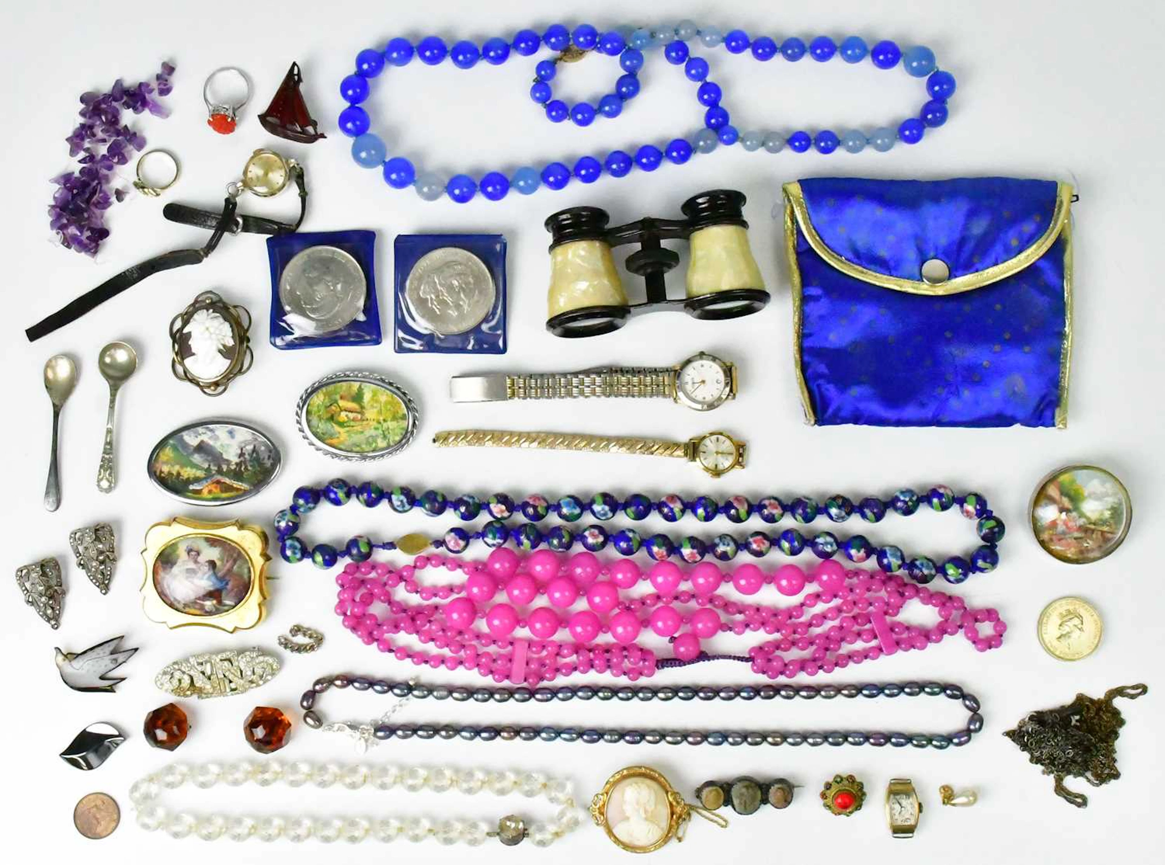 Vintage costume jewellery to include a cloisonné-style ceramic beaded necklace