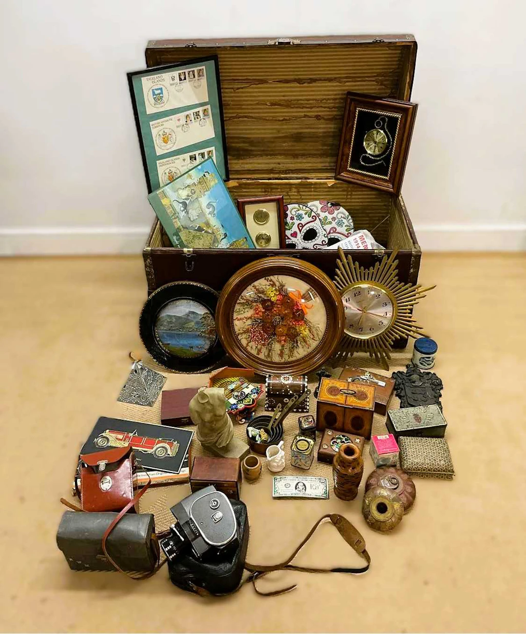 A large quantity of collectors' items