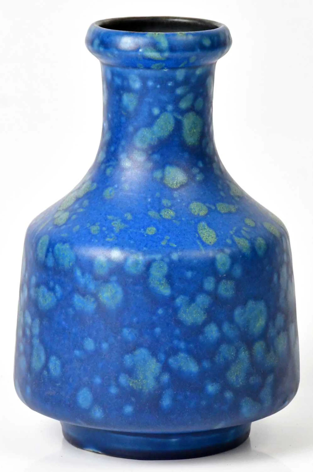 ROSEVILLE USA; a ceramic bottle vase