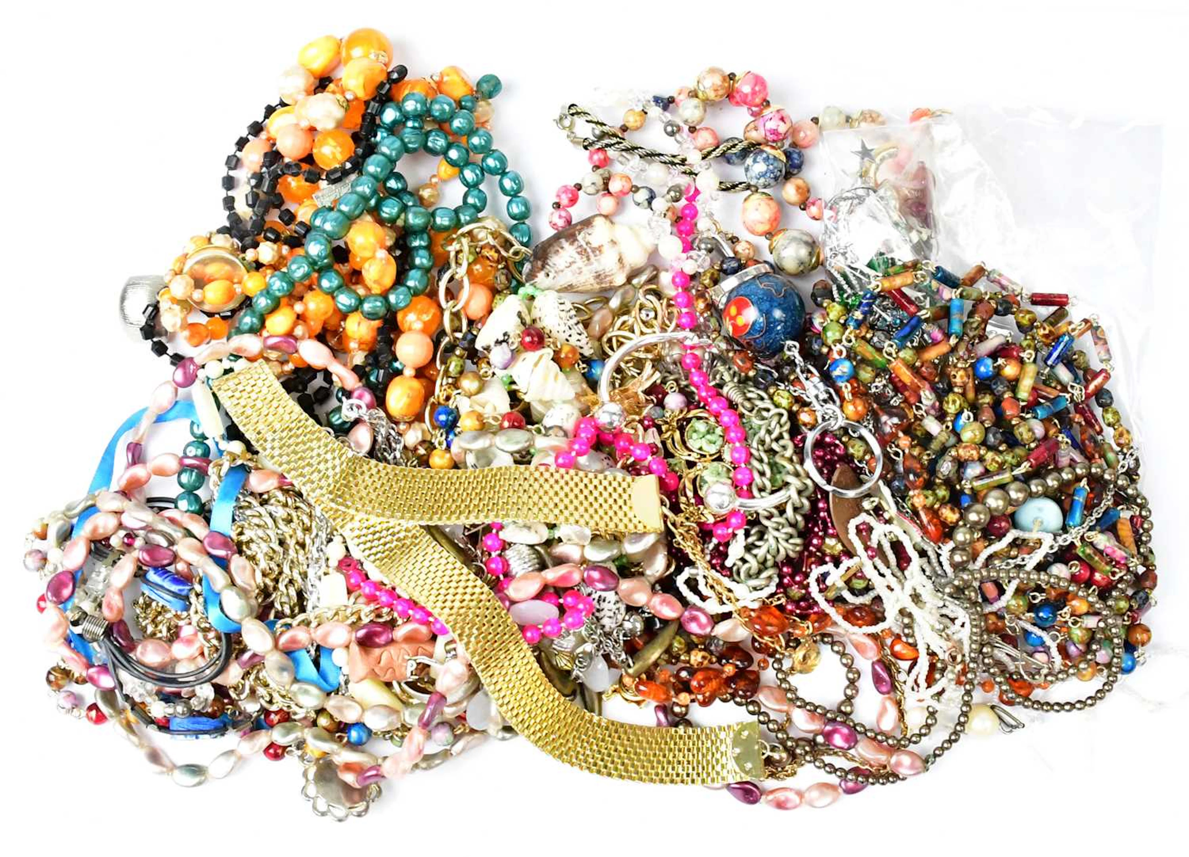 A quantity of vintage costume jewellery