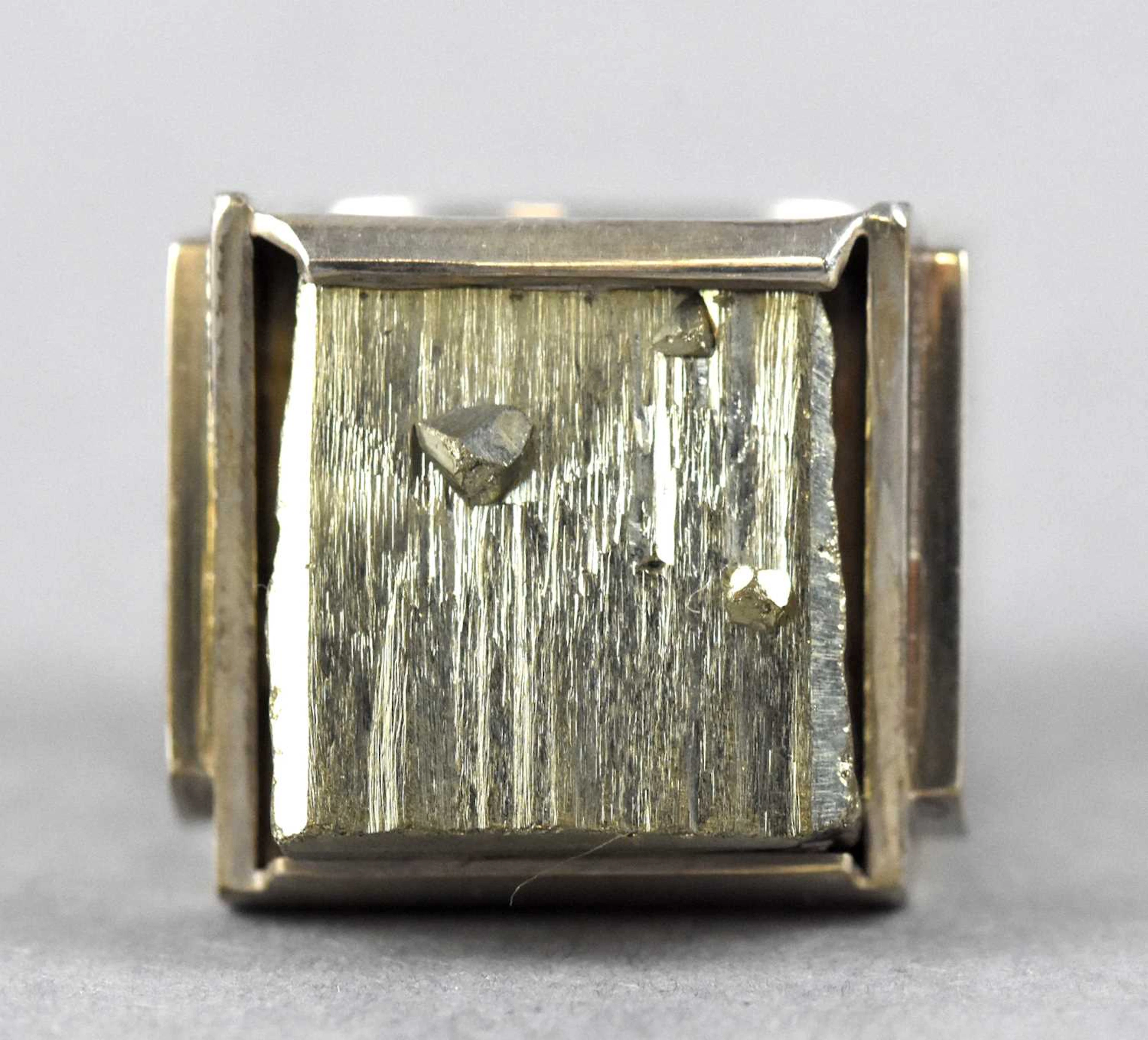 DON PORRITT (born 1933); a hallmarked silver ring