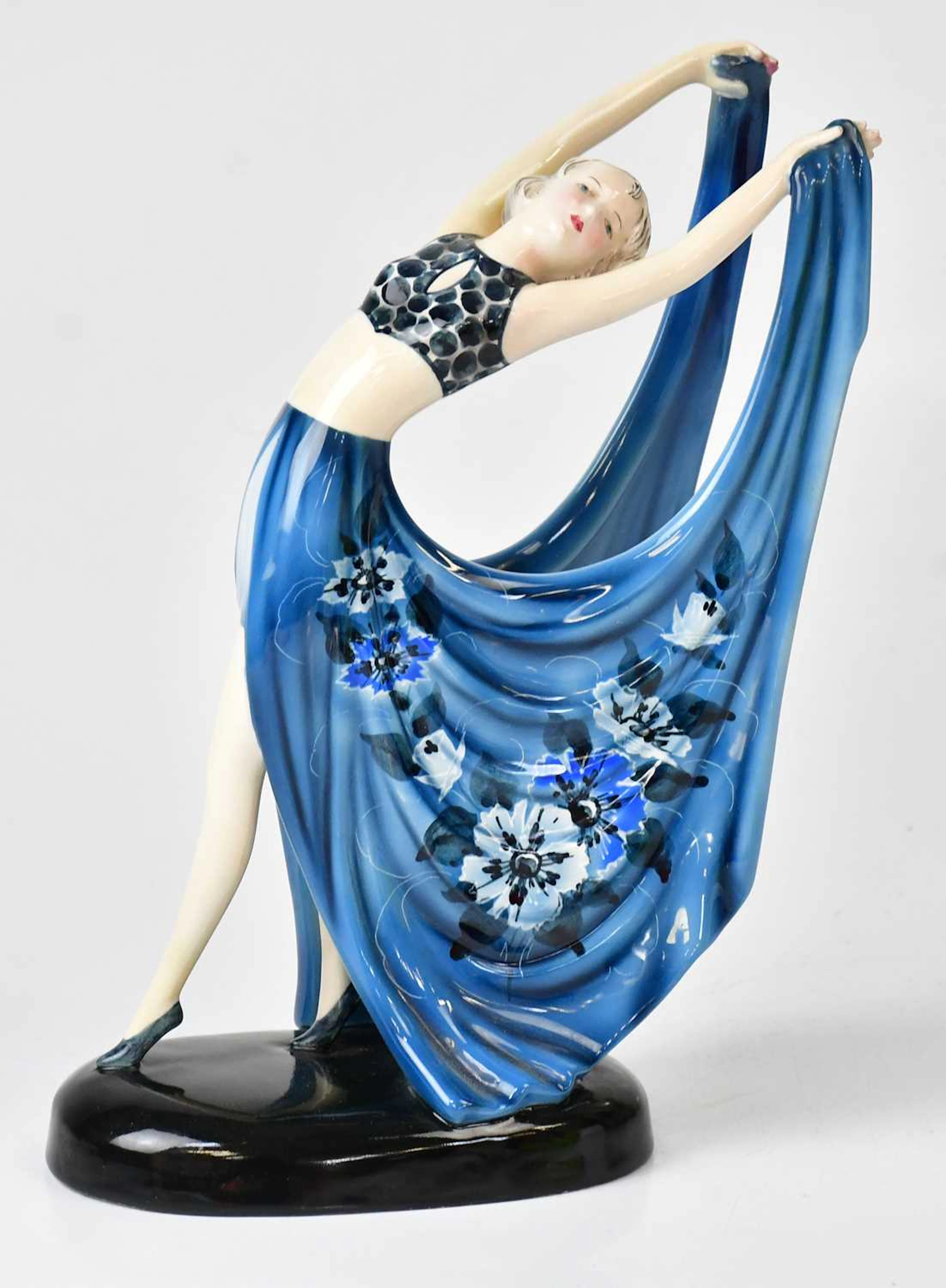 GOLDSCHEIDER; an Art Deco porcelain figure of a bathing belle