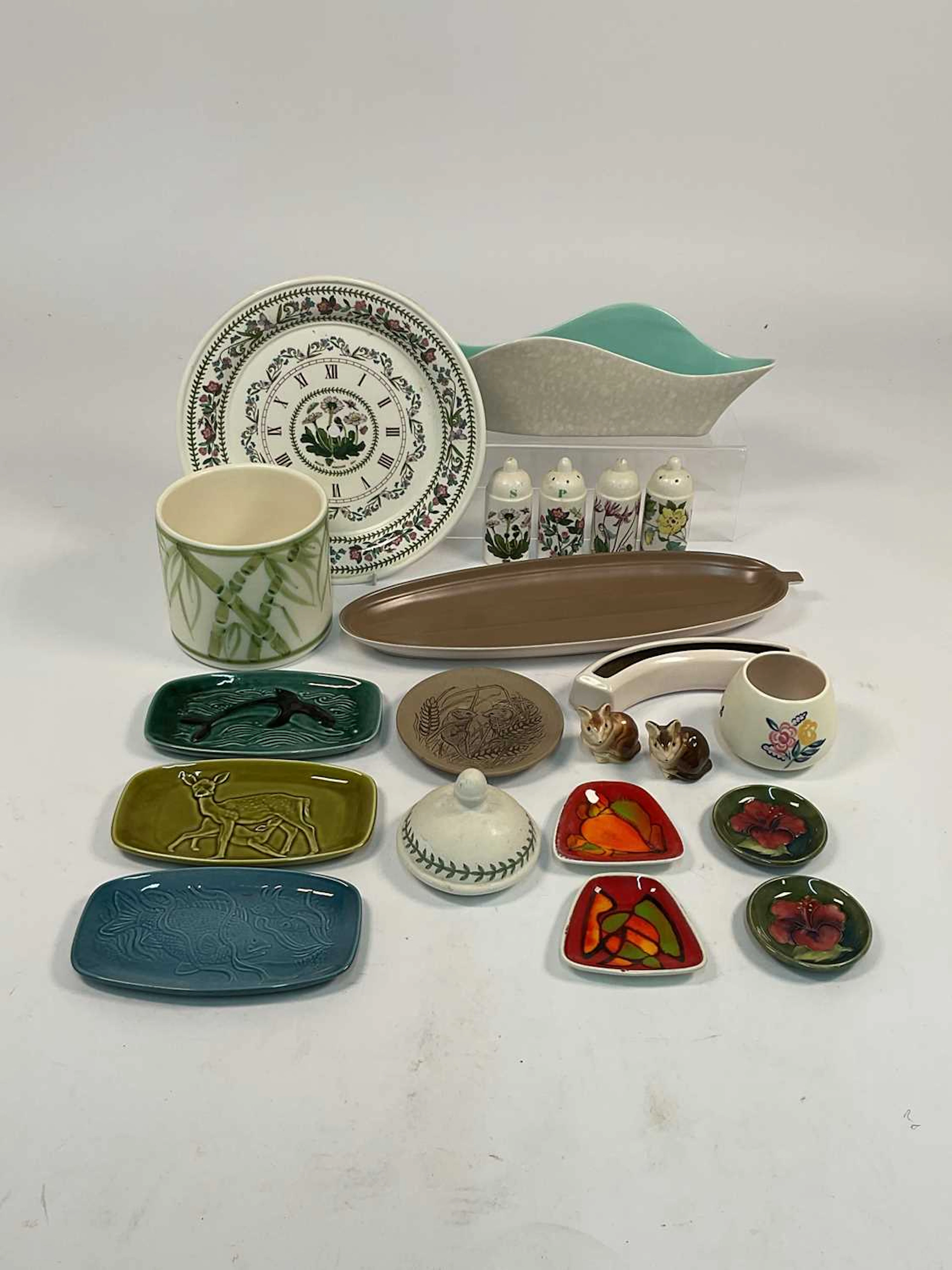 A quantity of ceramics