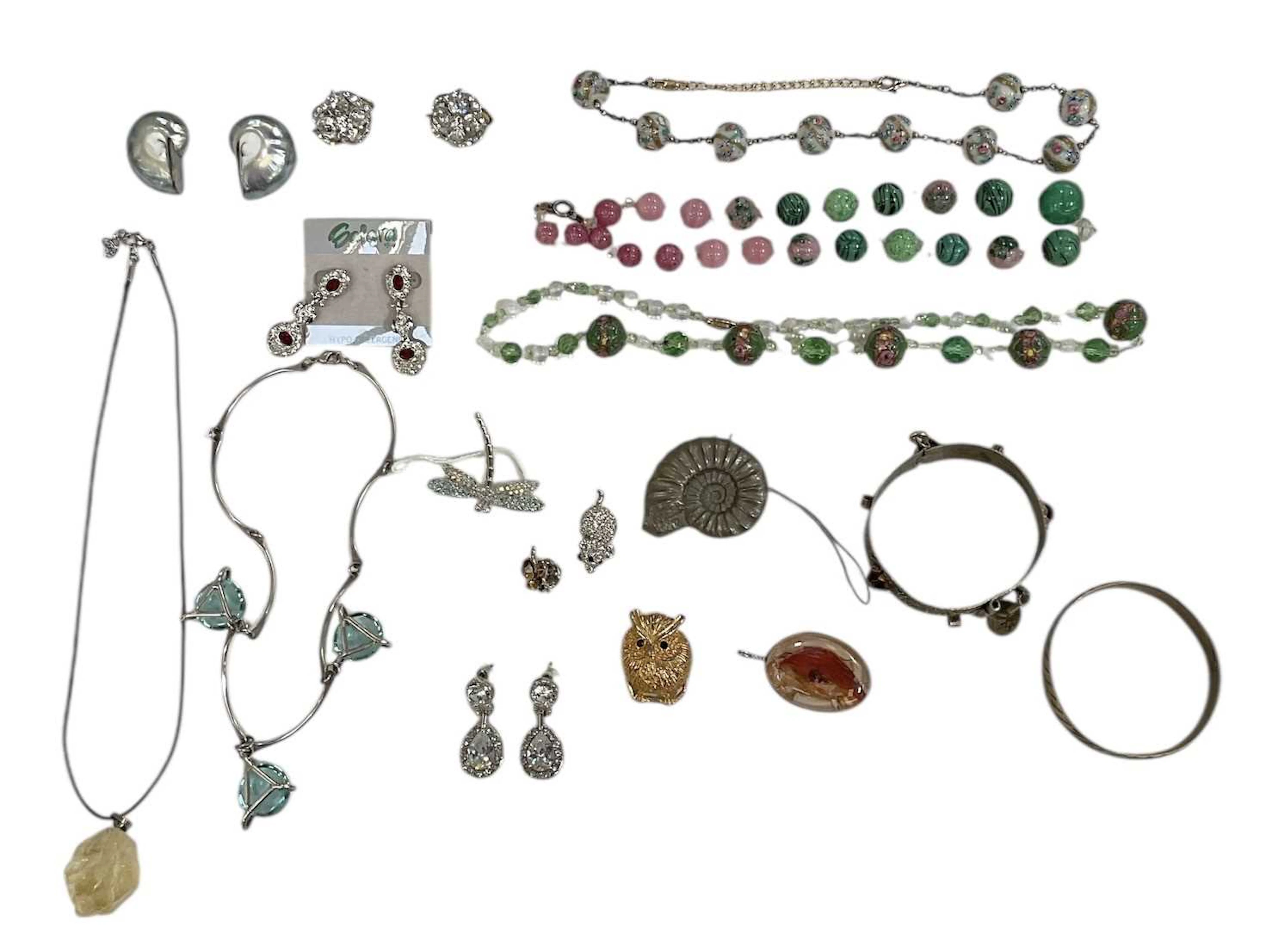 A small quantity of assorted costume jewellery including two bangles