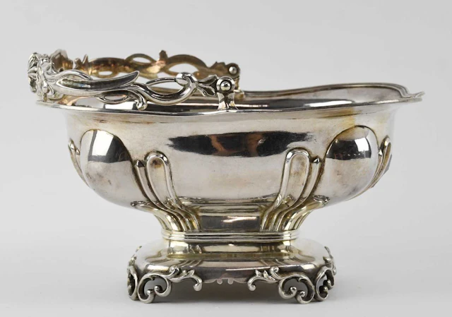 A late 19th/early 20th century Chinese Export silver sugar basket