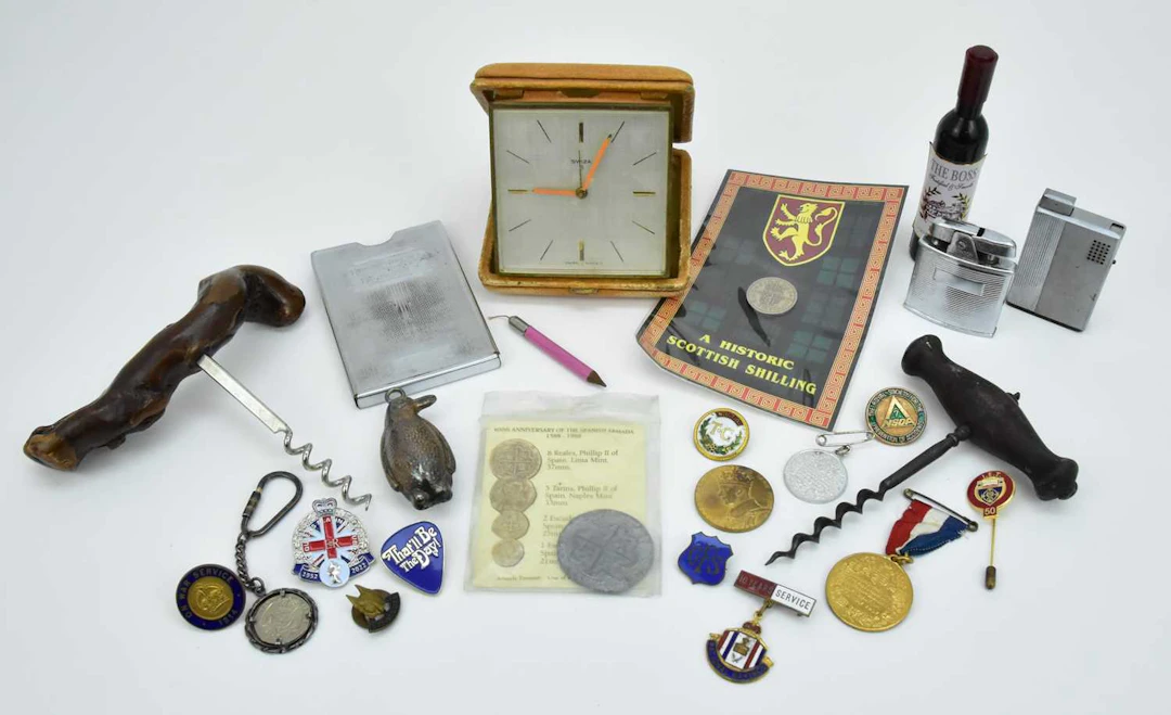 Various collectables including association badges
