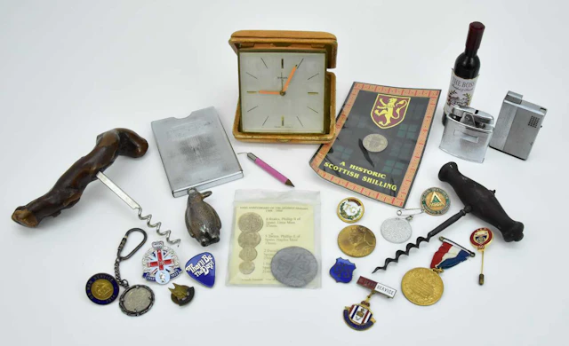 Various collectables including association badges