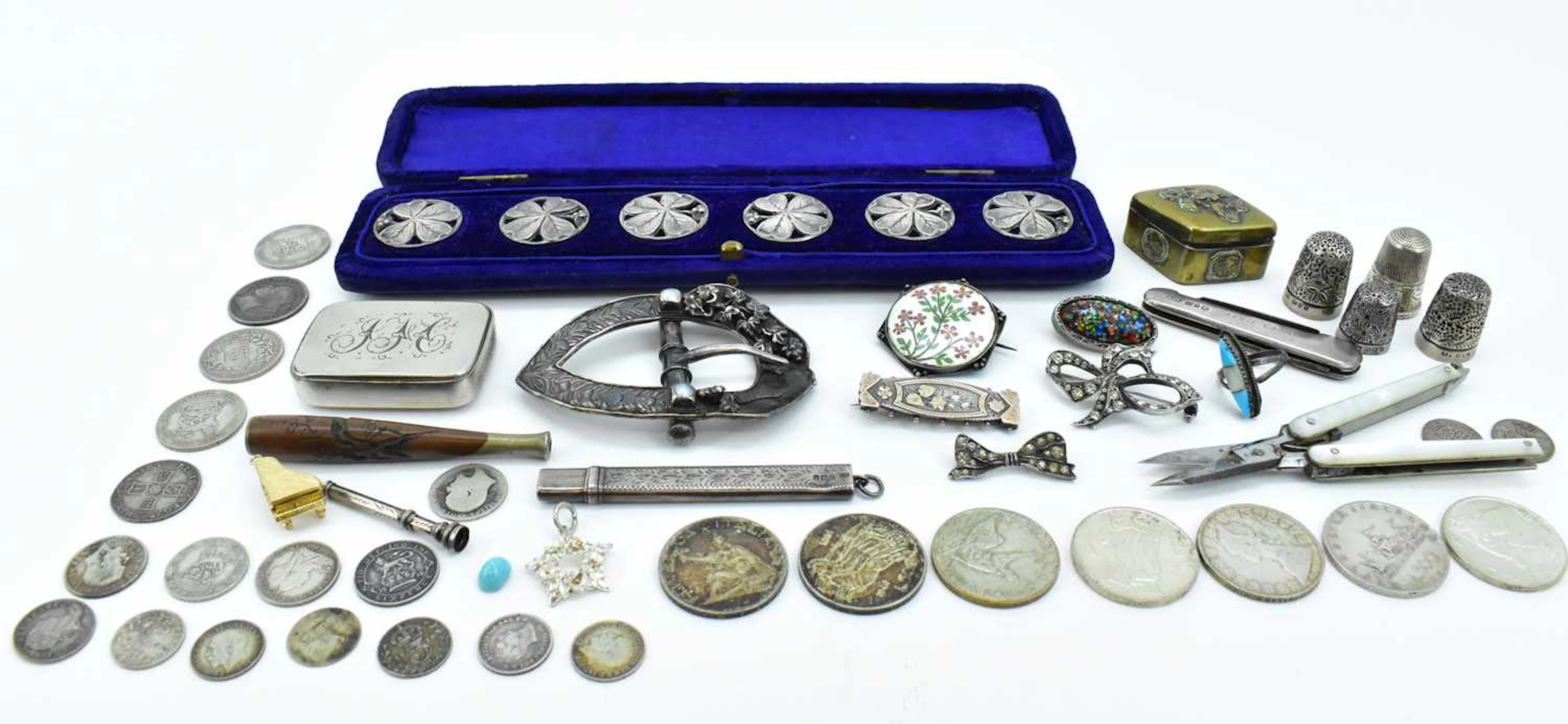 Various small items of silver and costume jewellery