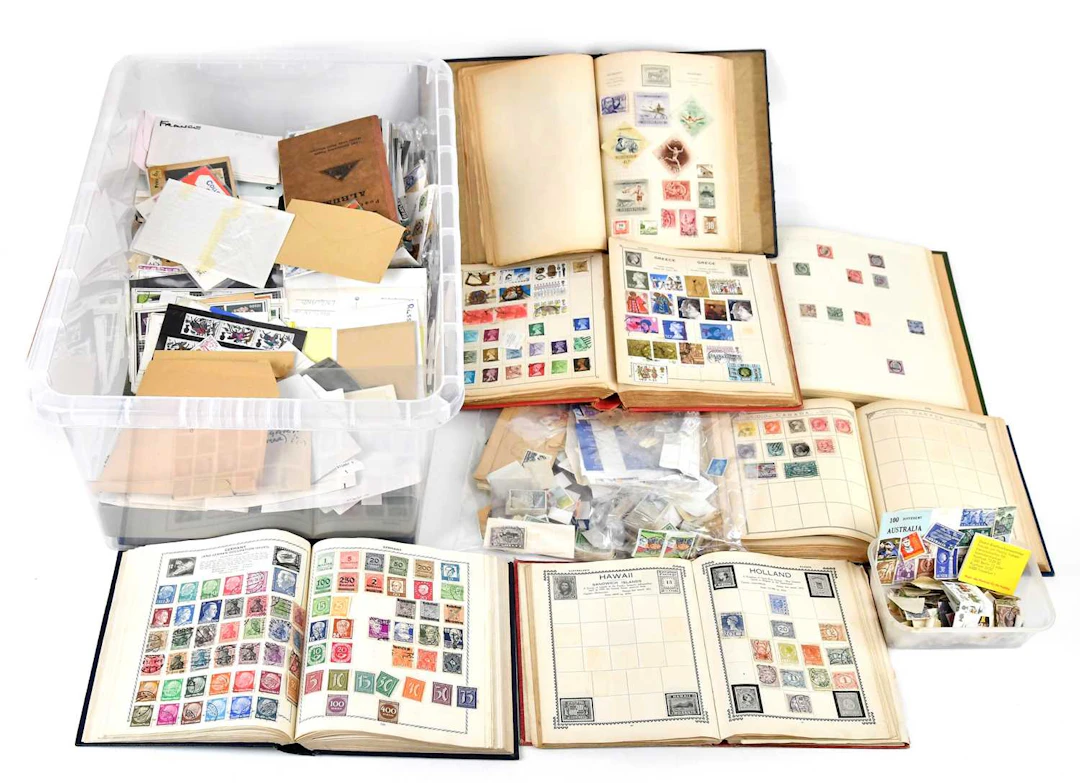 WORLD; a collection with various vintage albums including Lincoln