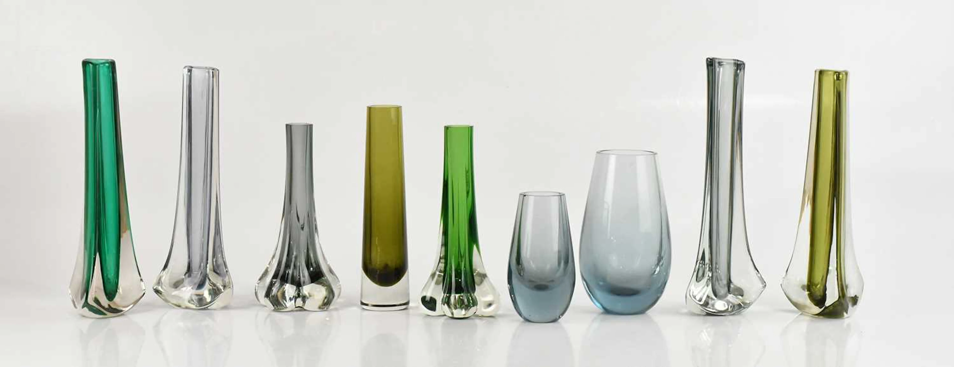 GEOFFREY BAXTER FOR WHITEFRIARS; four Tricorn vases in...