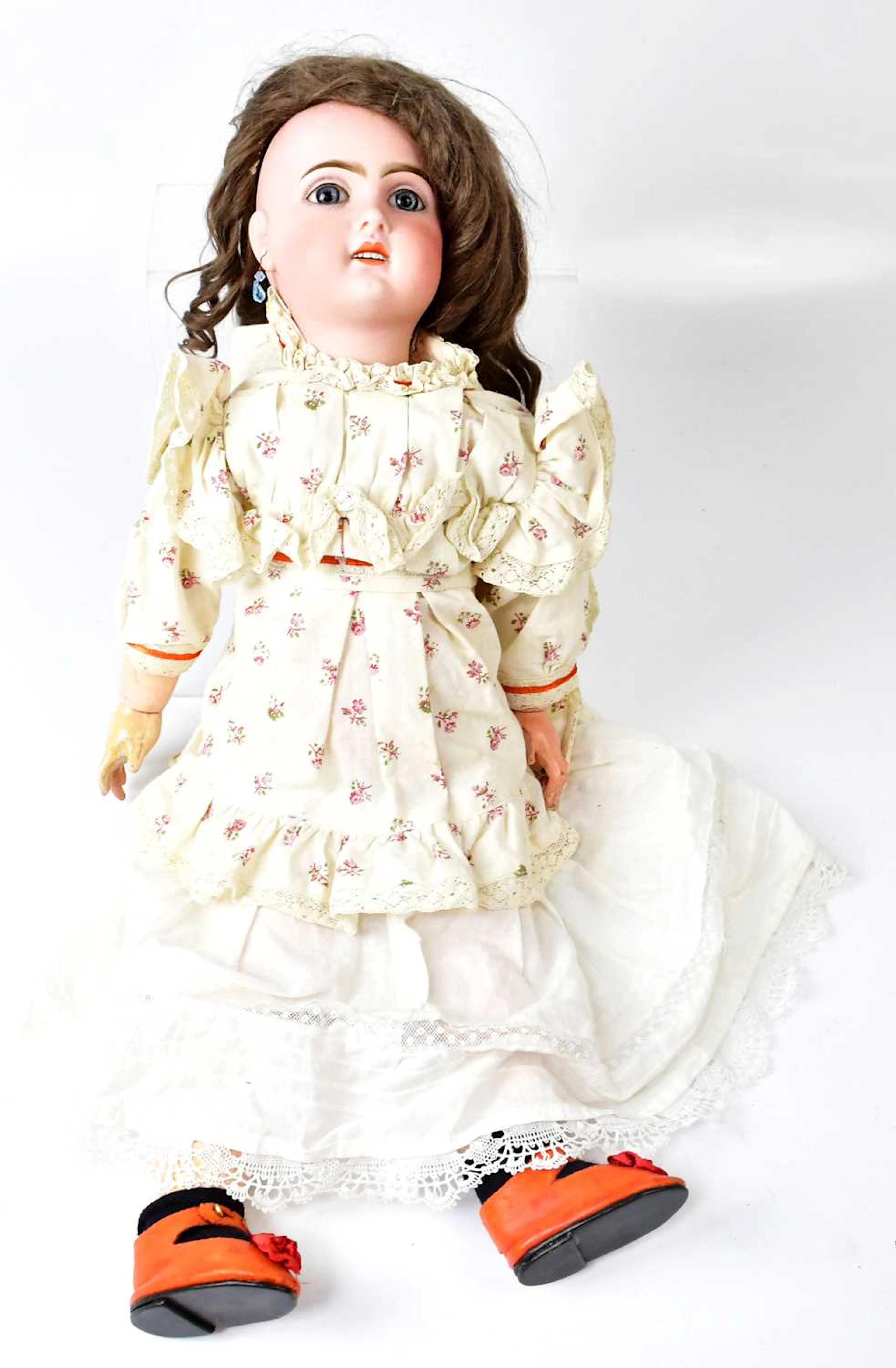 JUMEAU; an early 20th century French bisque headed doll