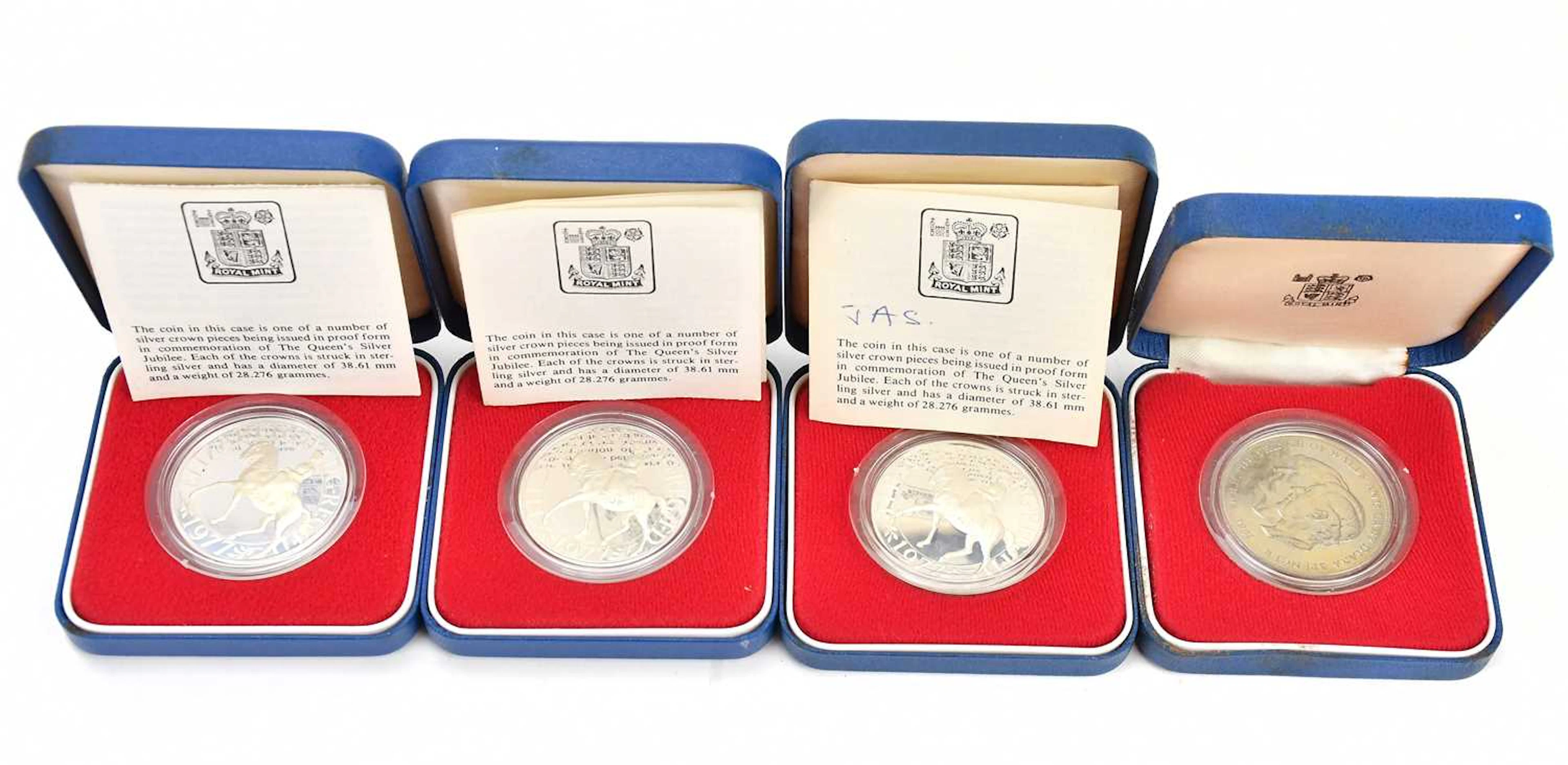 Three cased sterling silver commemorative Silver Jubilee...