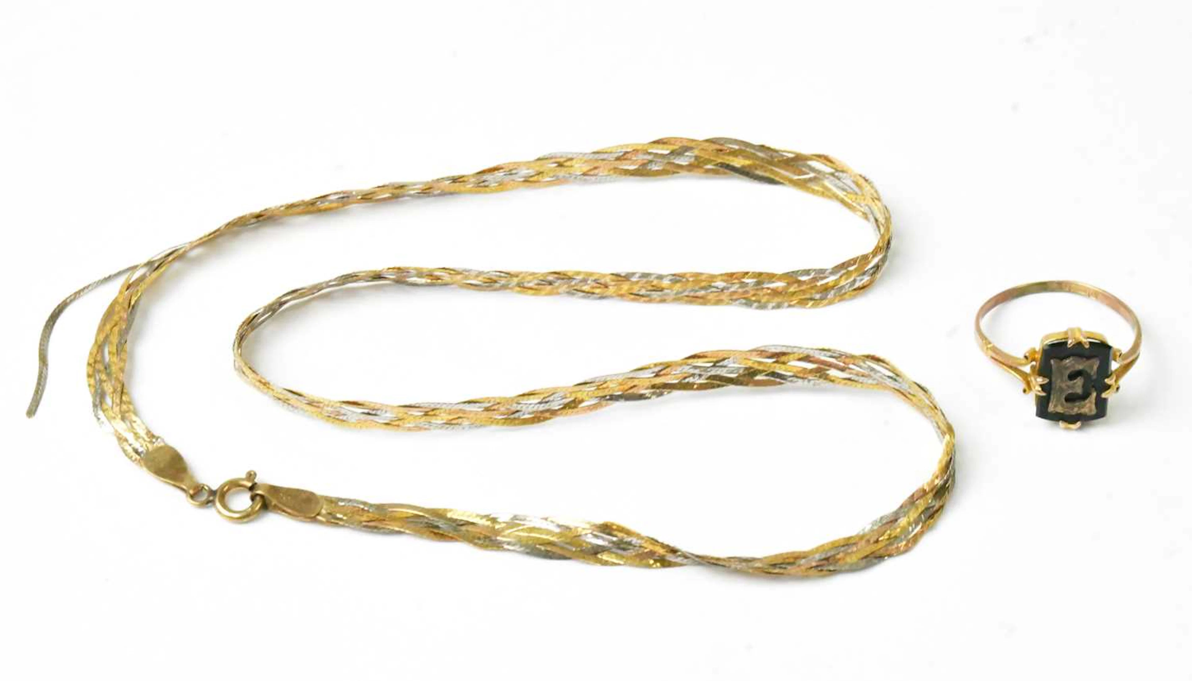 A 9ct tri-colour gold plaited necklace