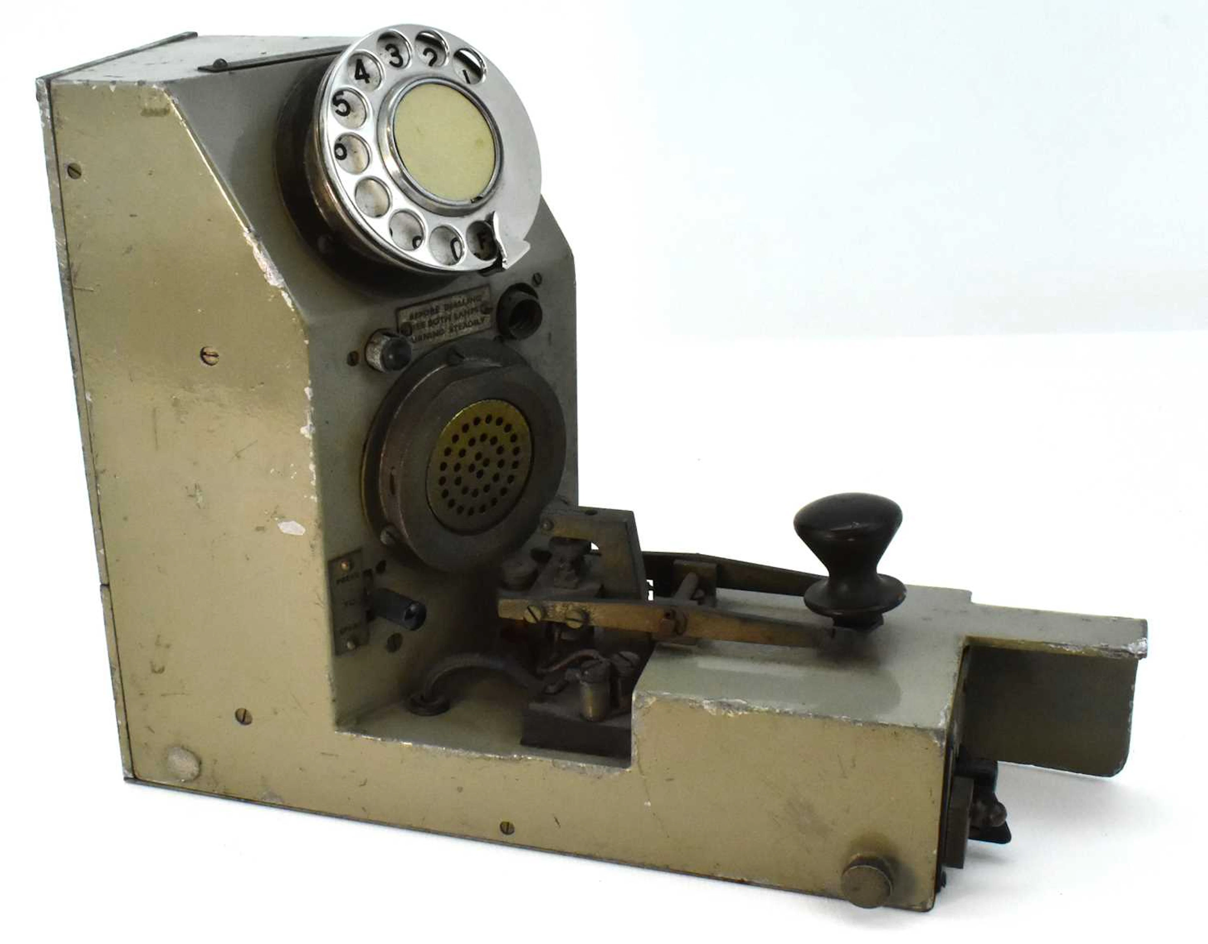 An Admirality Pattern 2305 Control-Unit