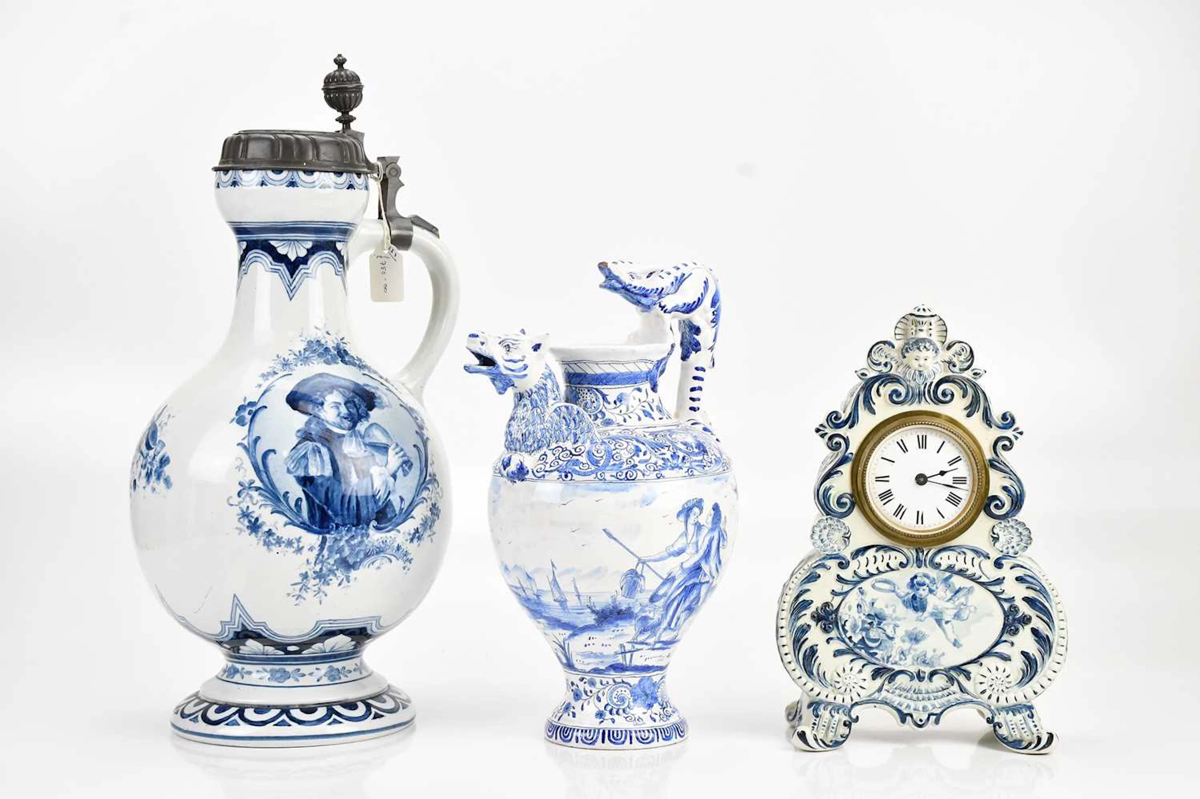 VILLEROY & BOCH METTLACH; a large and impressive Delft tankard