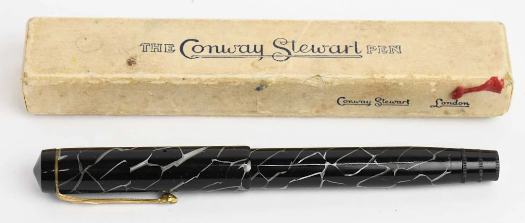 CONWAY STEWART; a 1950s bakelite plastic No