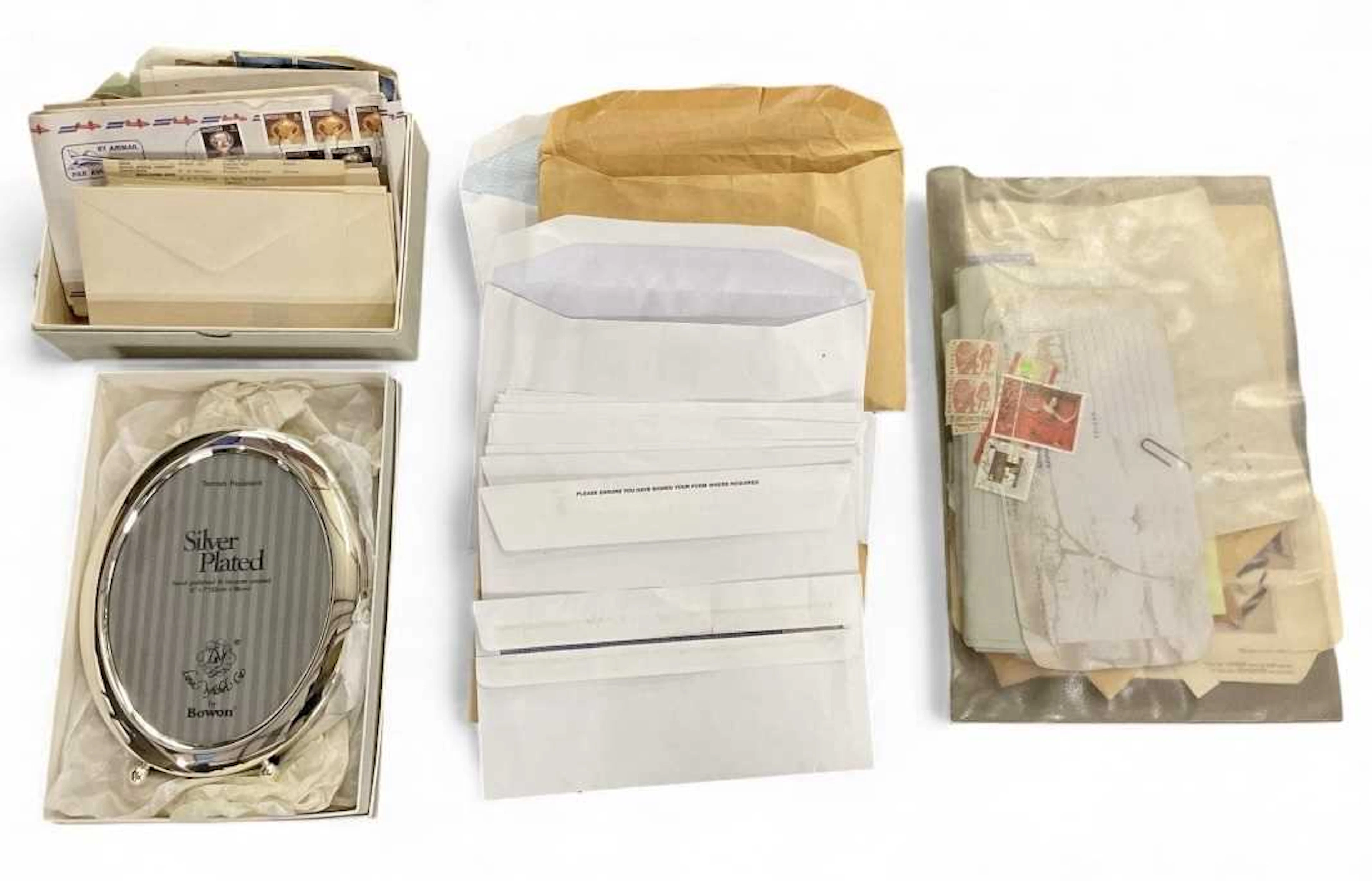 A quantity of all world stamps