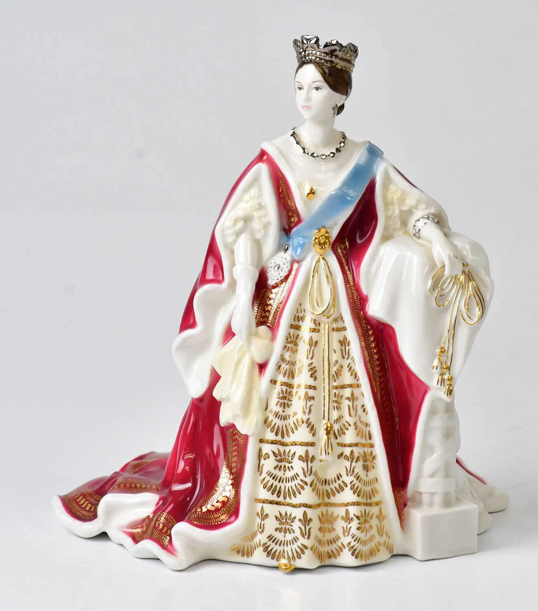 ROYAL WORCESTER FOR COMPTON & WOODHOUSE; a 'Queen...
