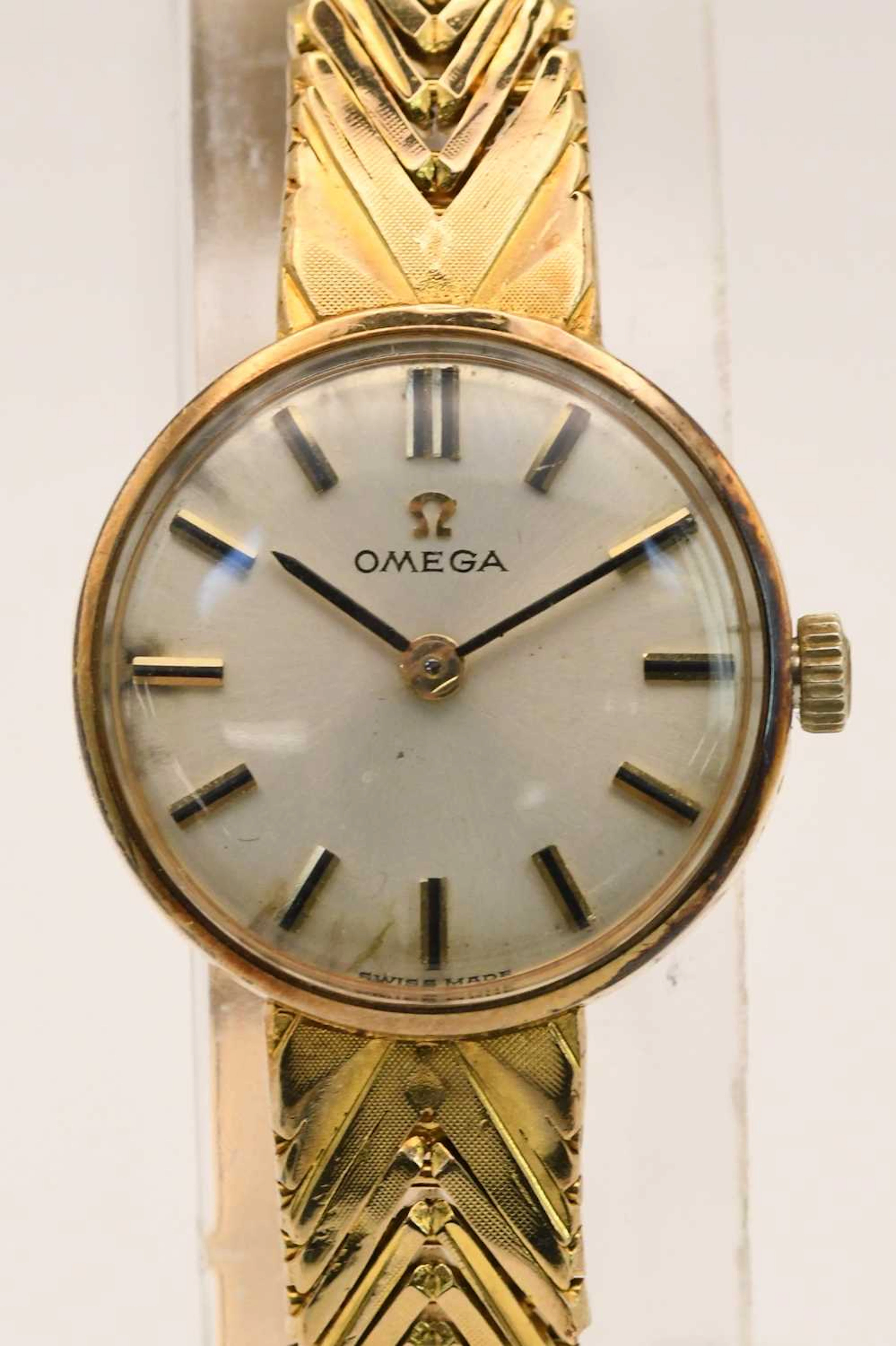 OMEGA; a vintage lady's 9ct yellow gold cased wristwatch