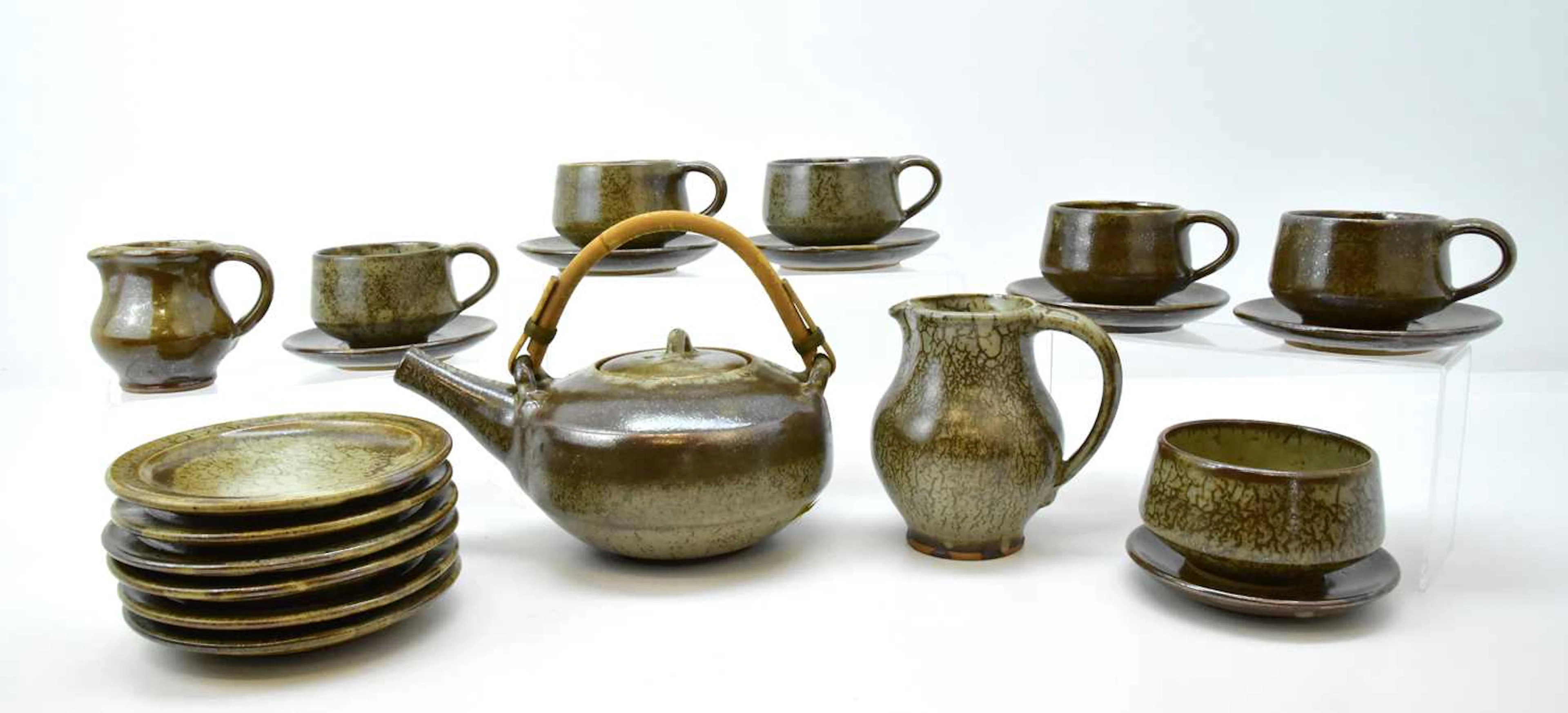 AYLESFORD POTTERY (THE FRIARS); a twenty-one-piece studio pottery tea set