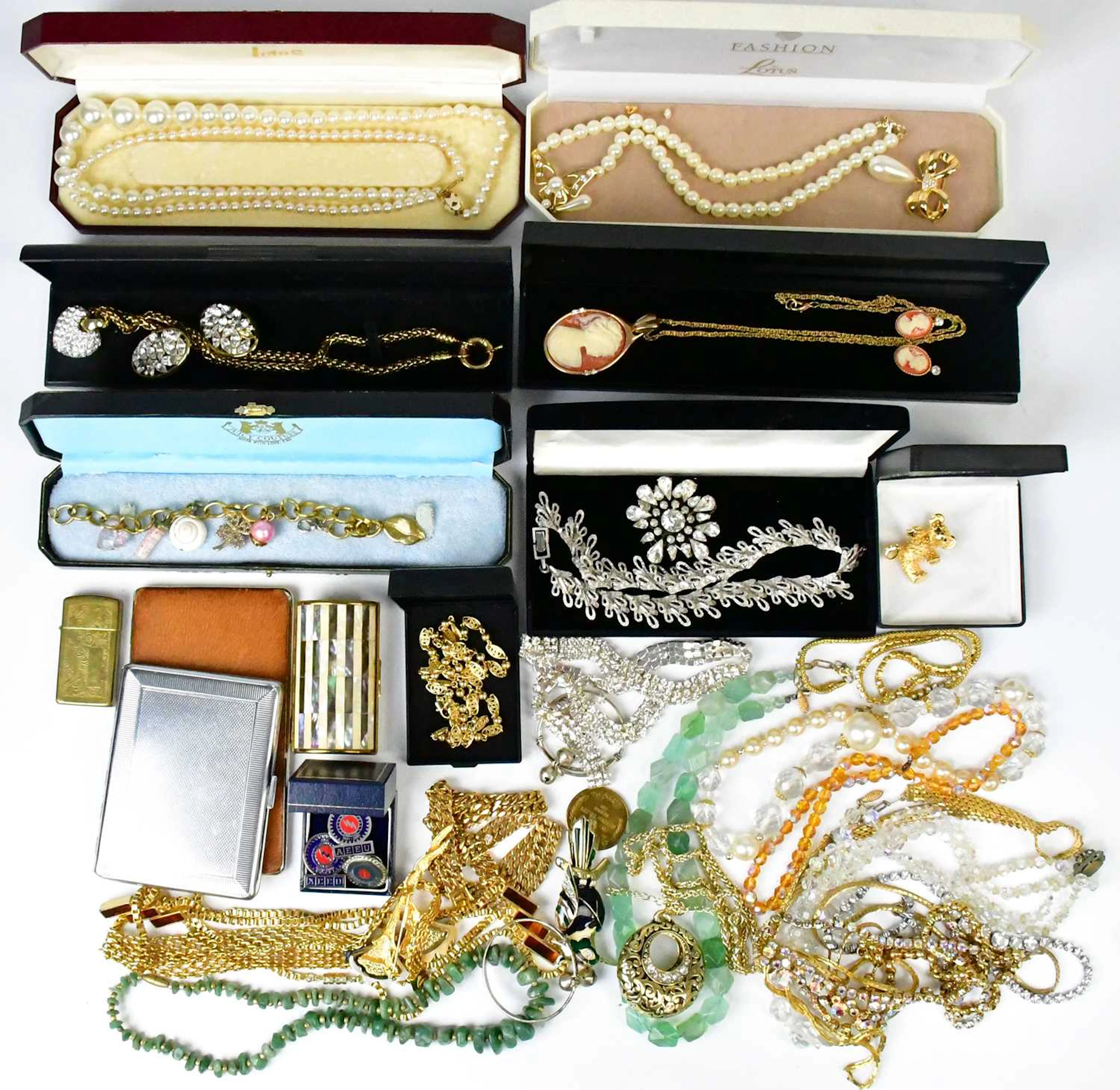 A quantity of vintage and modern costume jewellery