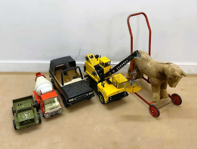 TONKA; toy vehicles