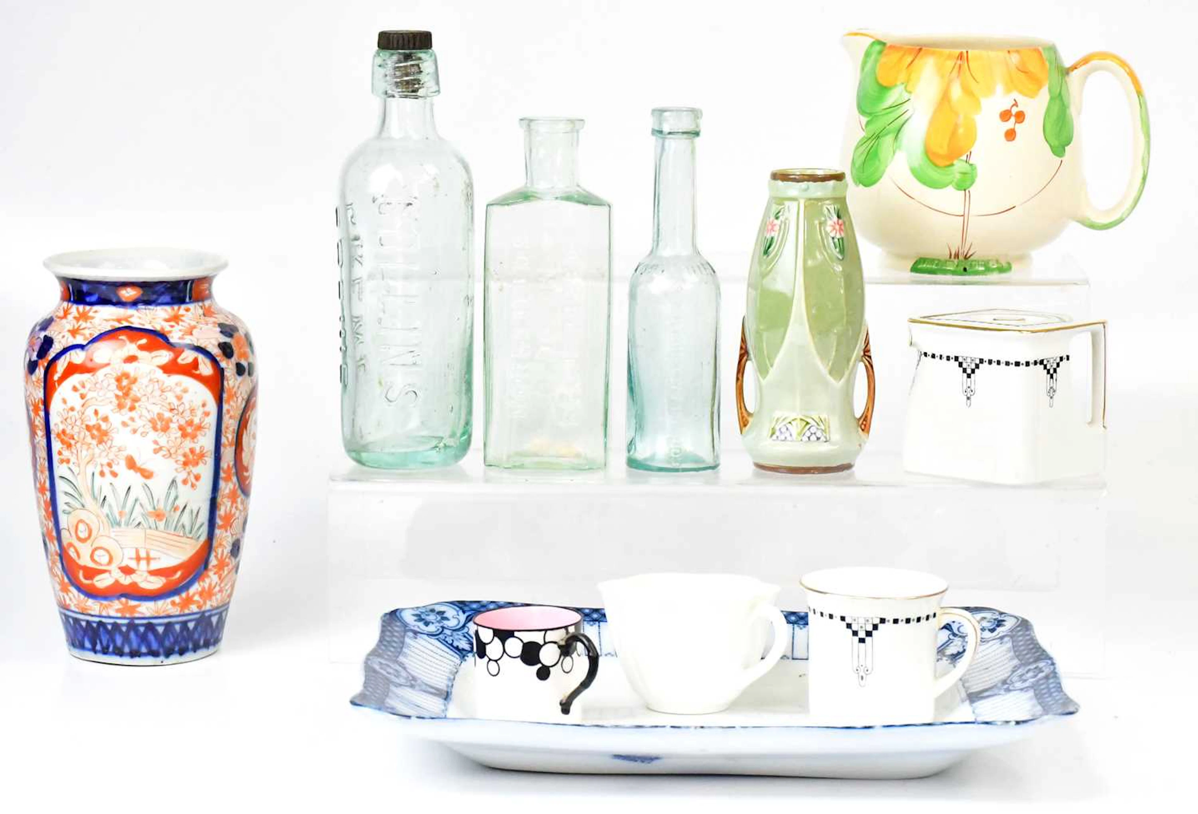 A collection of various 19th and 20th century ceramics...