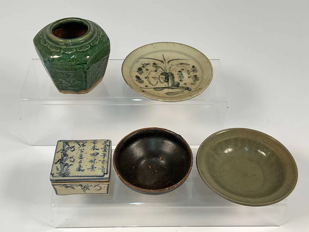 A Chinese crackle glazed ceramic lidded box decorated...