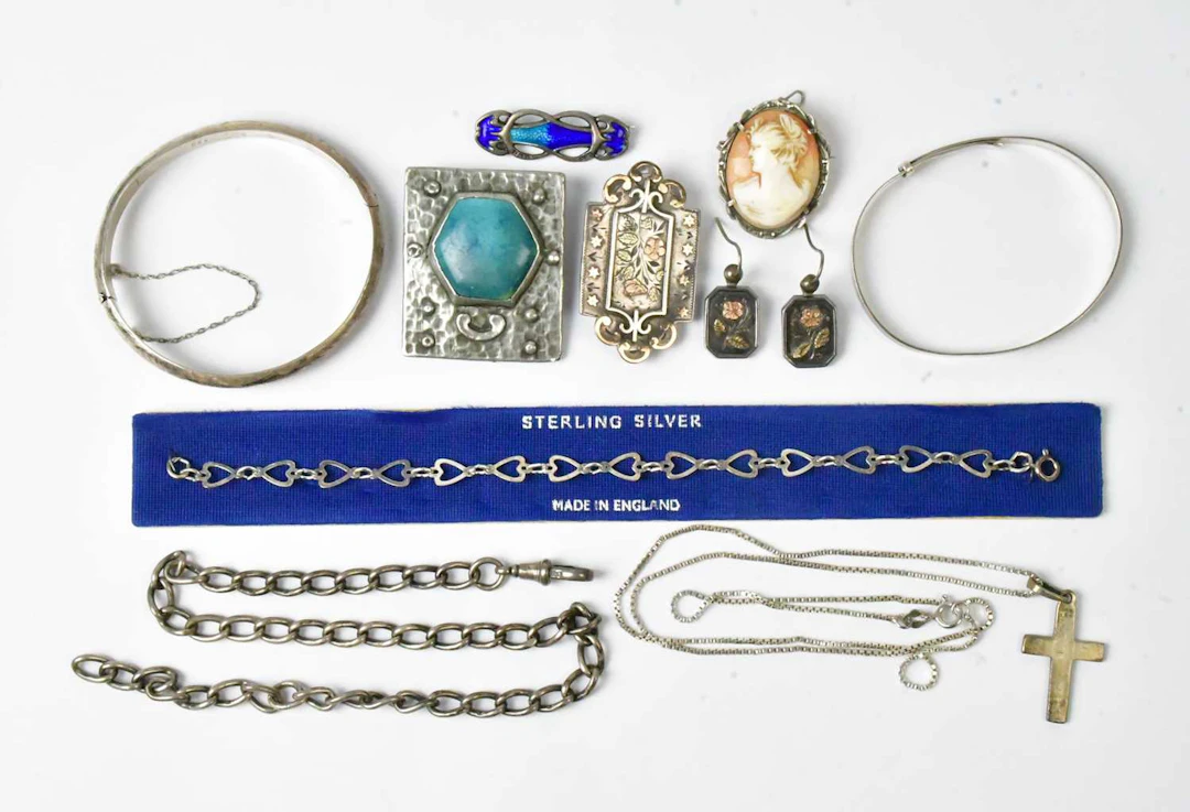 A group of silver jewellery