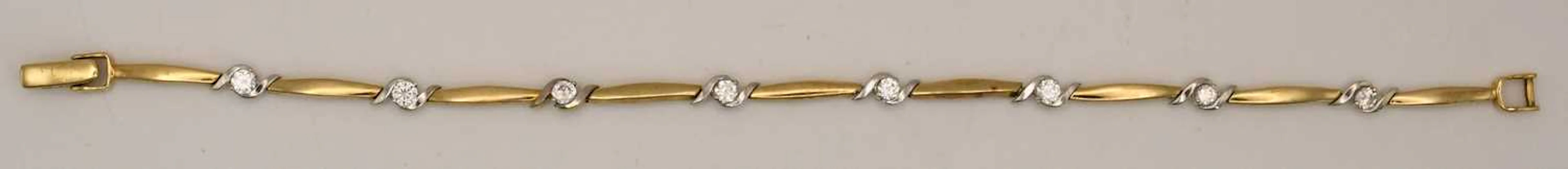 A 9ct yellow gold bracelet