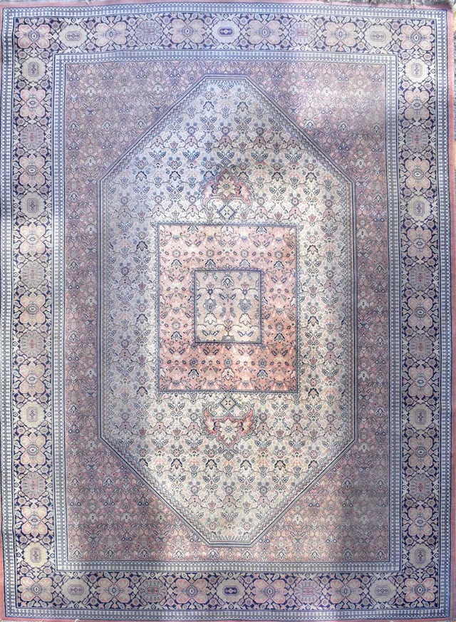 A Persian Super Keshan wool carpet/rug