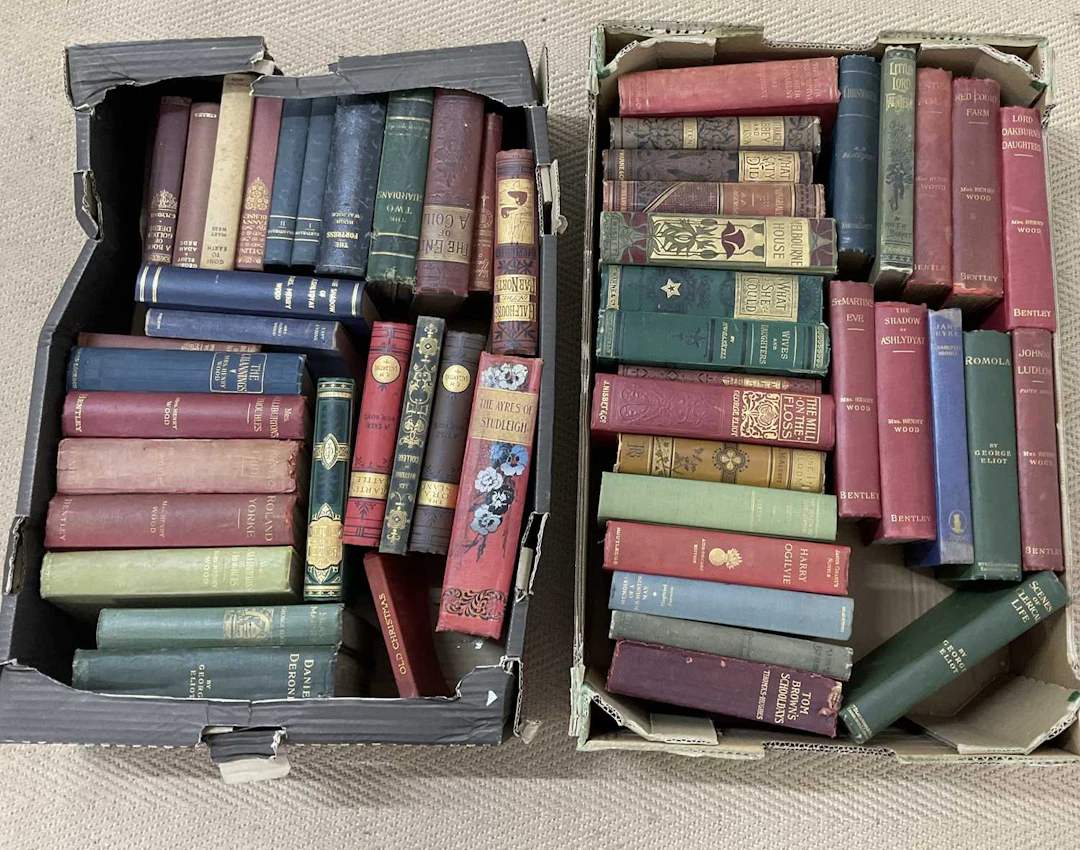 A quantity of books predominantly relating to literature