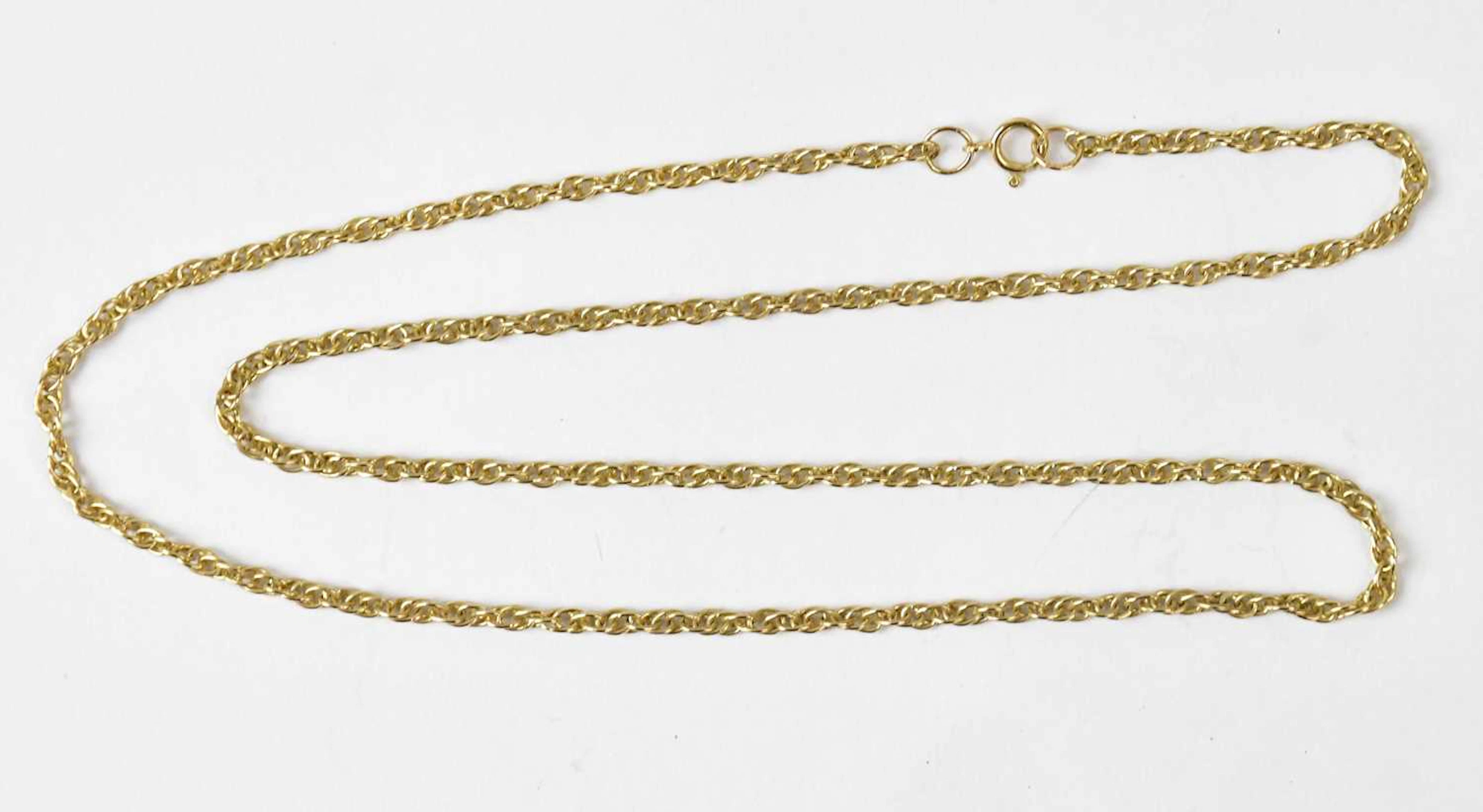 A 9ct yellow gold rope twist chain necklace