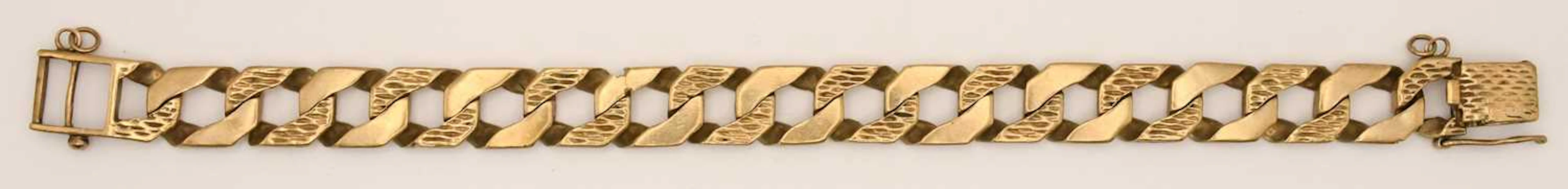 A 9ct yellow gold flat Cuban link bracelet