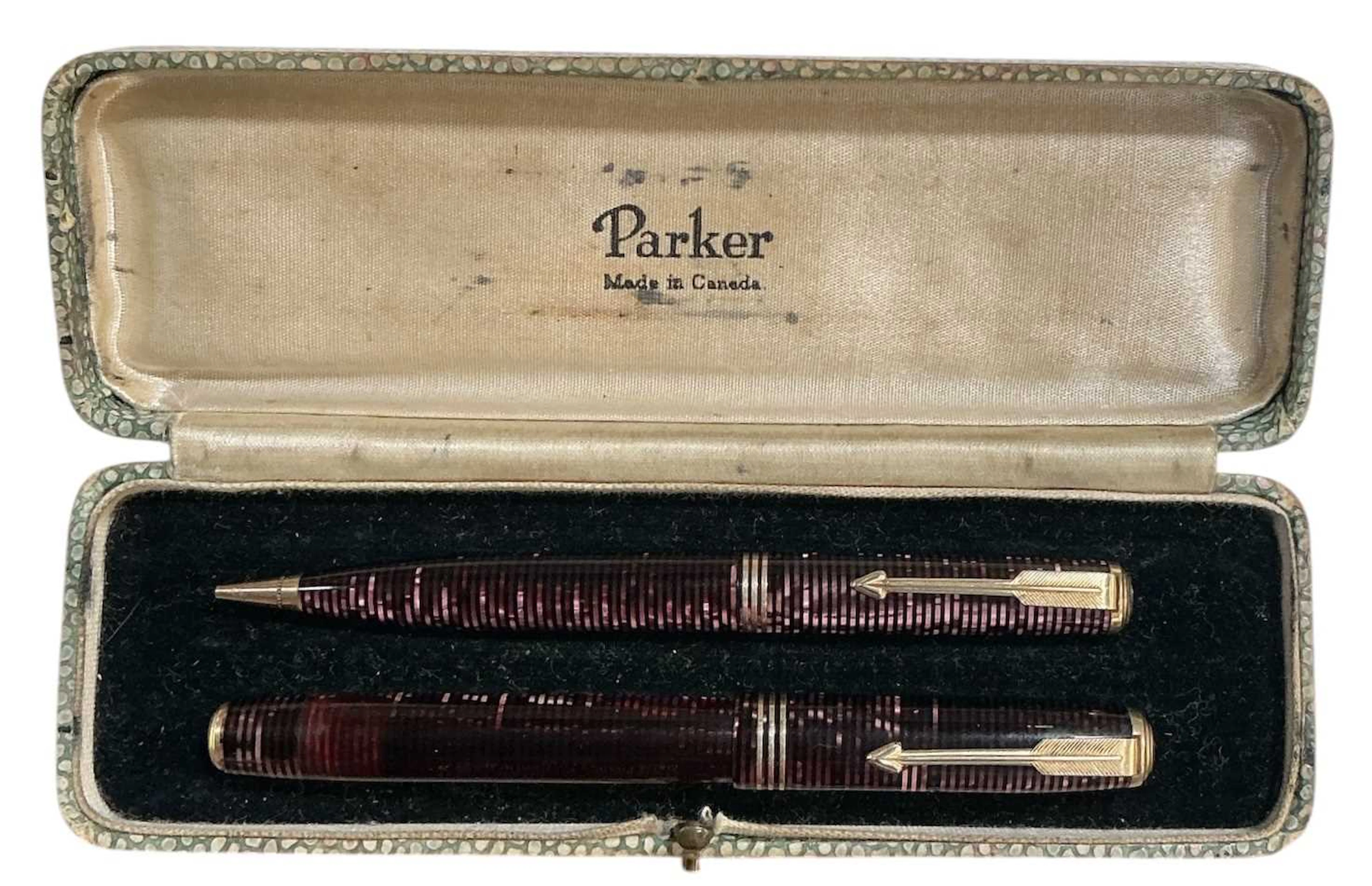 PARKER; a cased 'Vacumatic' pen and pencil set