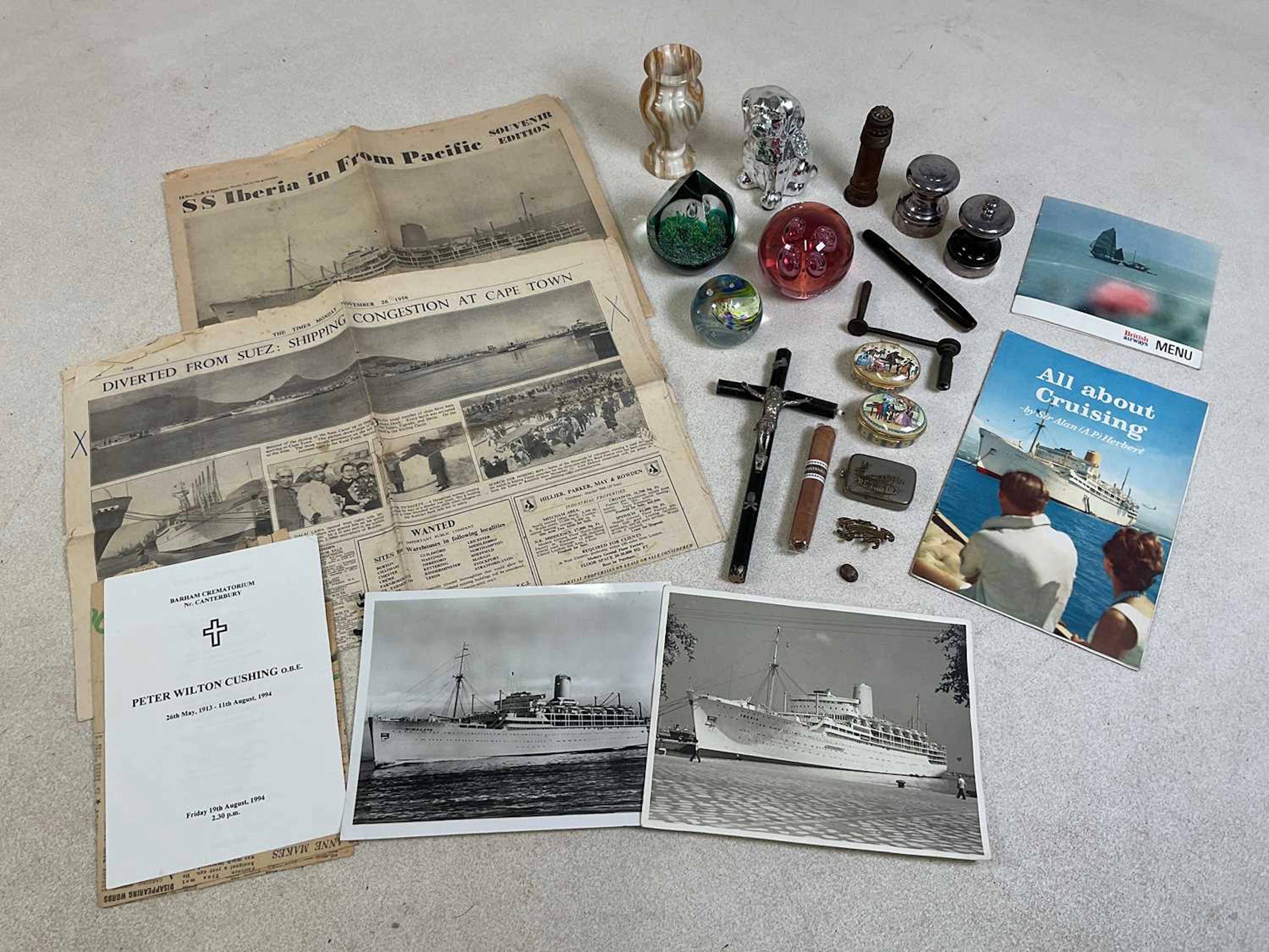 A group of collectors' items including two Halcyon Days...