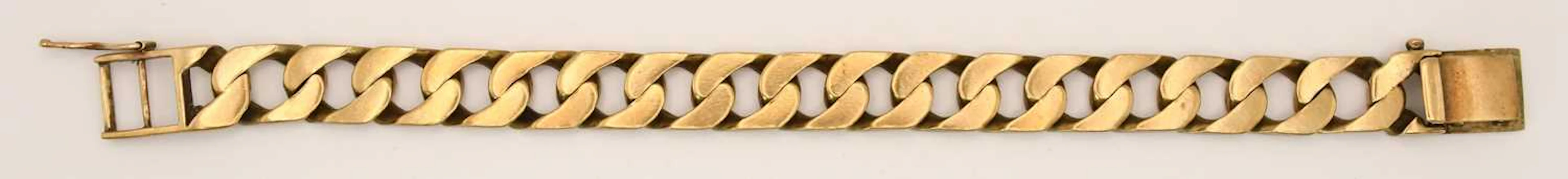 A 9ct yellow gold flat Cuban link bracelet