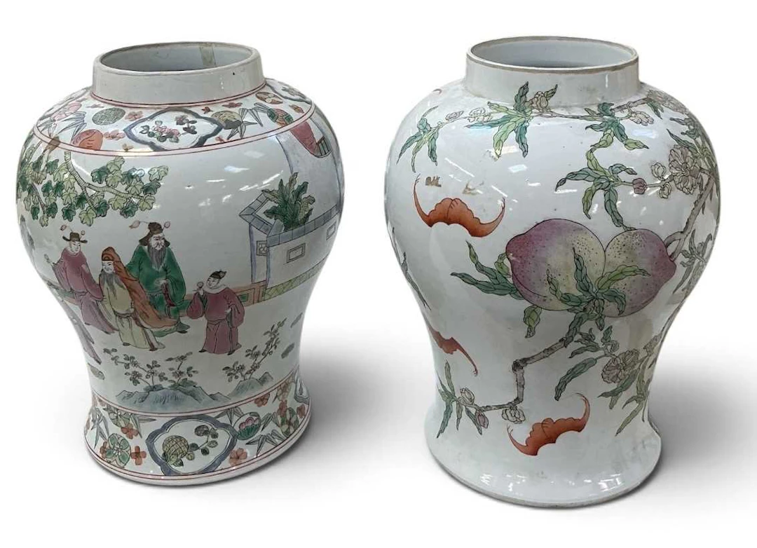 A modern Chinese hand painted Famille Rose porcelain urn