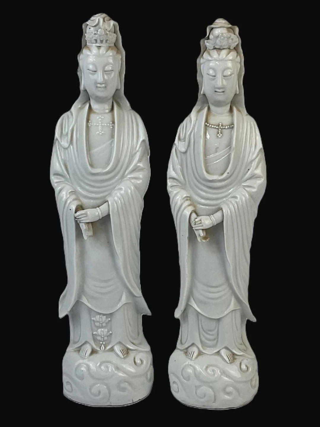 A pair of Chinese porcelain Blanc de Chine figures of Guanyin