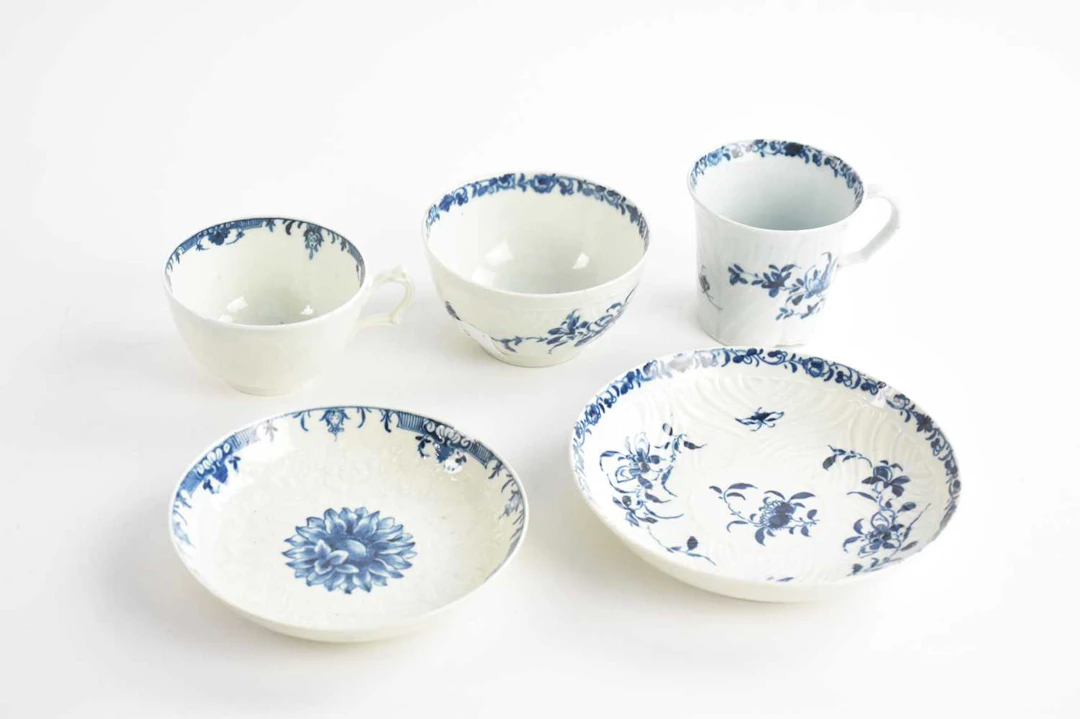 WORCESTER; an 18th century tea bowl and saucer