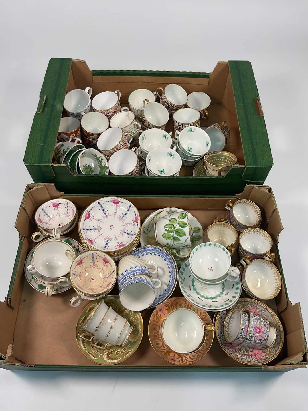 A quantity of 19th and 20th century porcelain teacups and saucers