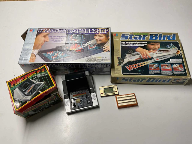 A quantity of electronic games